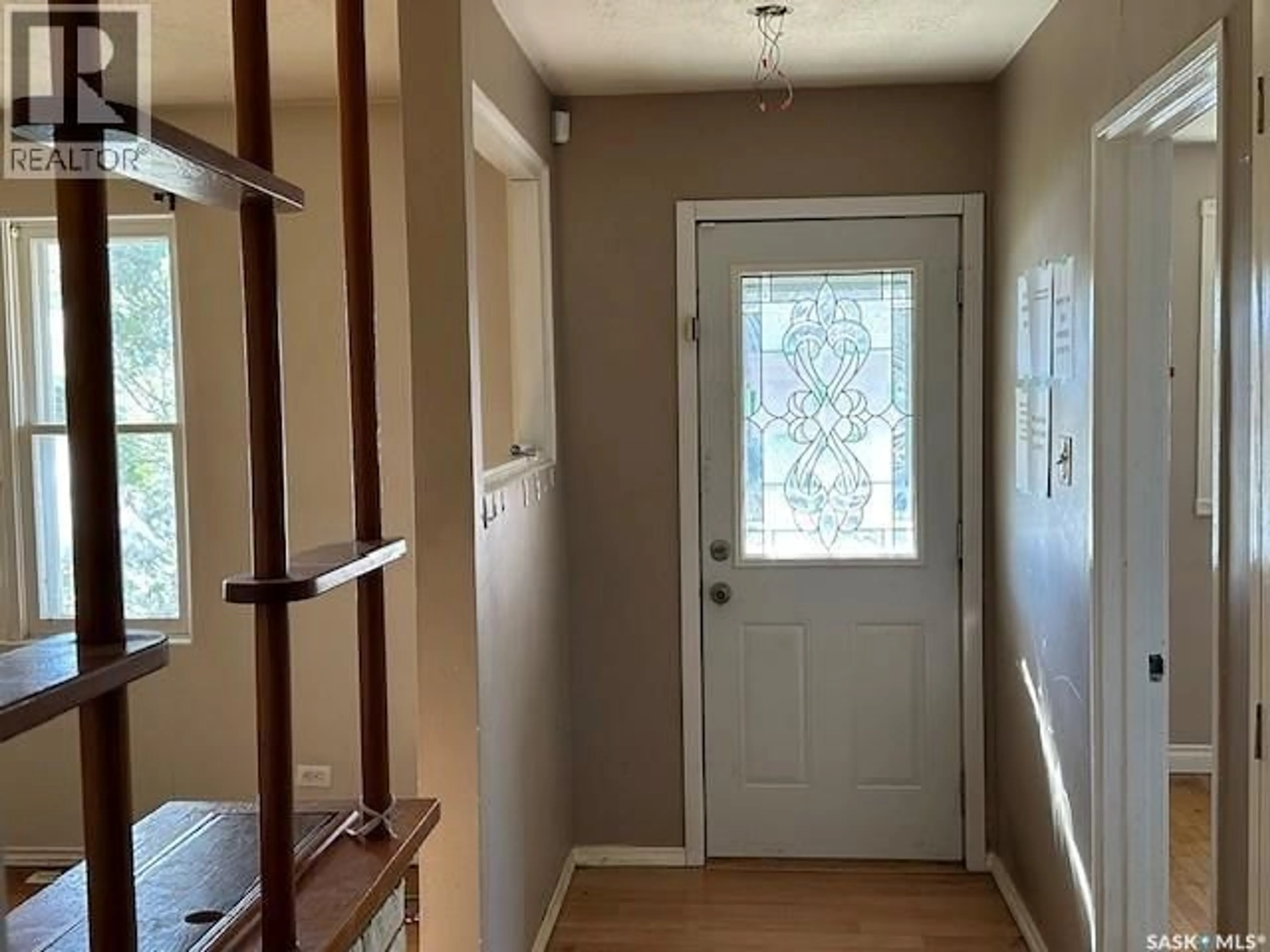 Indoor entryway for 5312 2ND STREET, Regina Saskatchewan S4T0B8