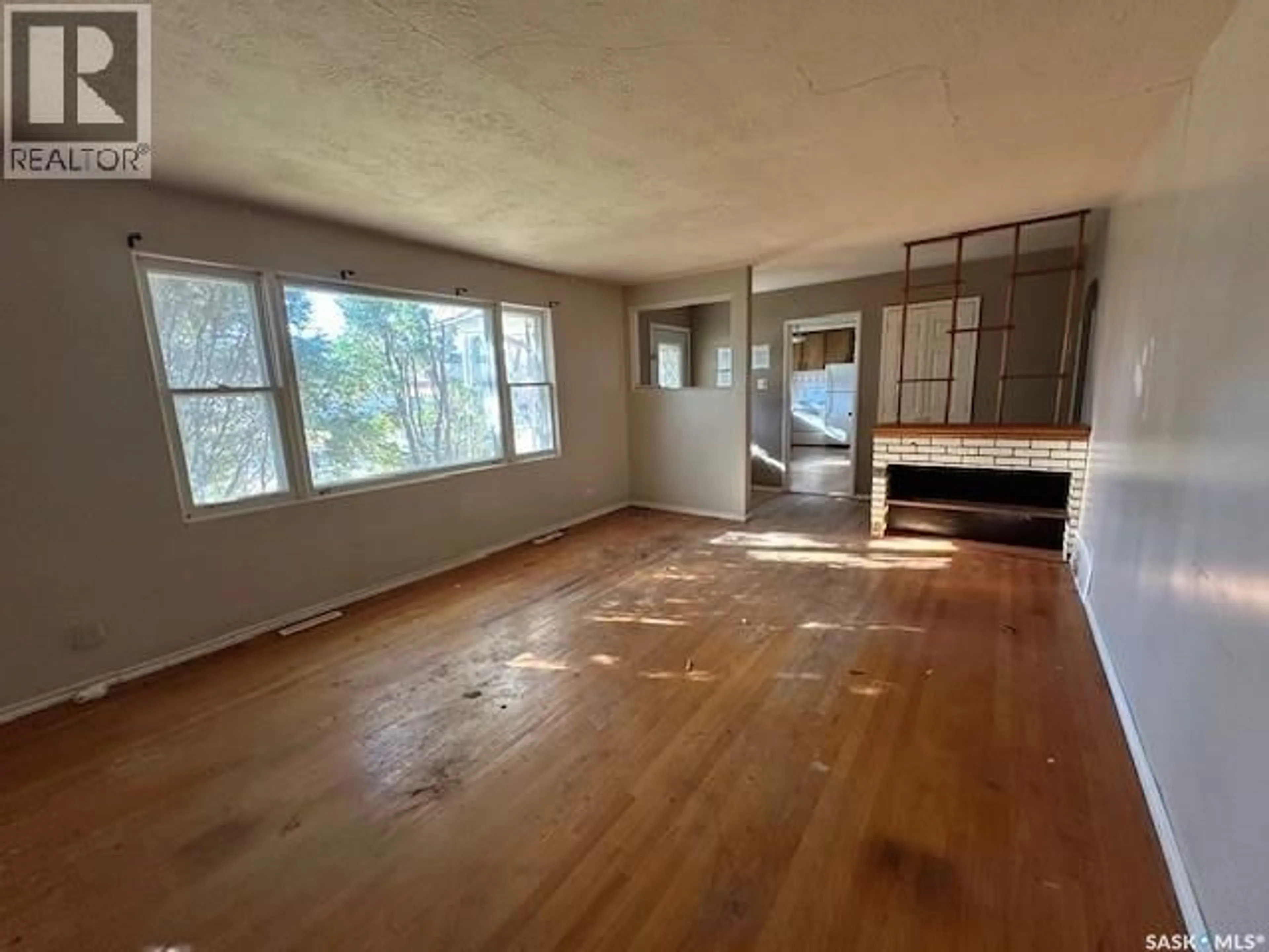 A pic of a room for 5312 2ND STREET, Regina Saskatchewan S4T0B8