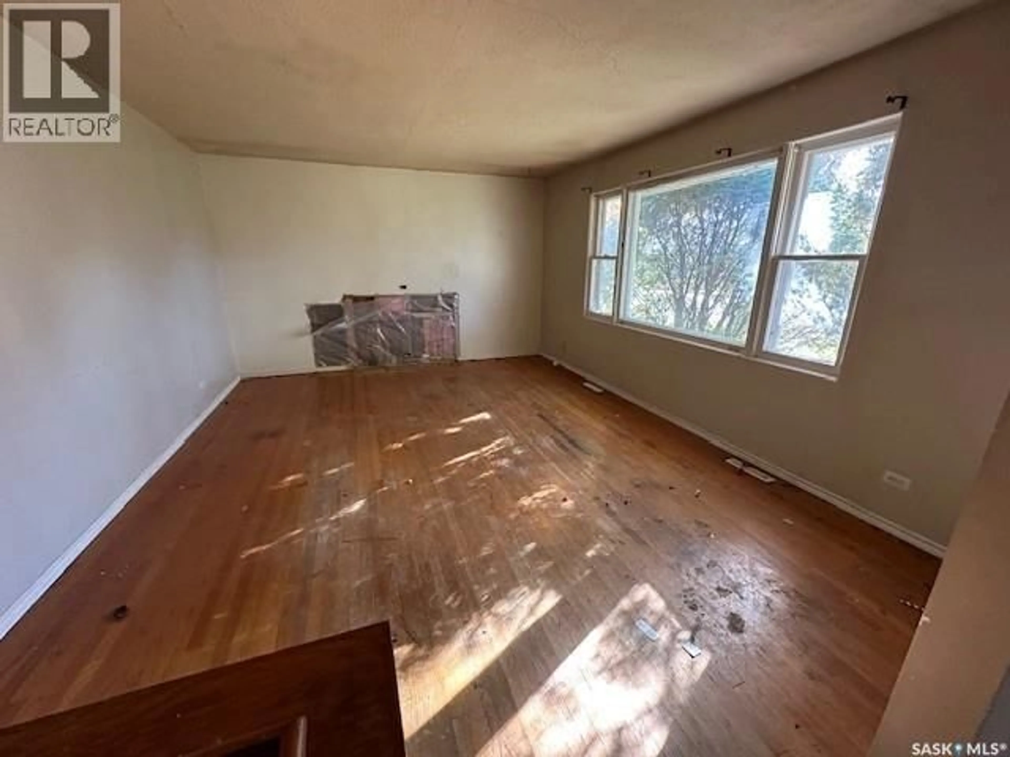 A pic of a room for 5312 2ND STREET, Regina Saskatchewan S4T0B8