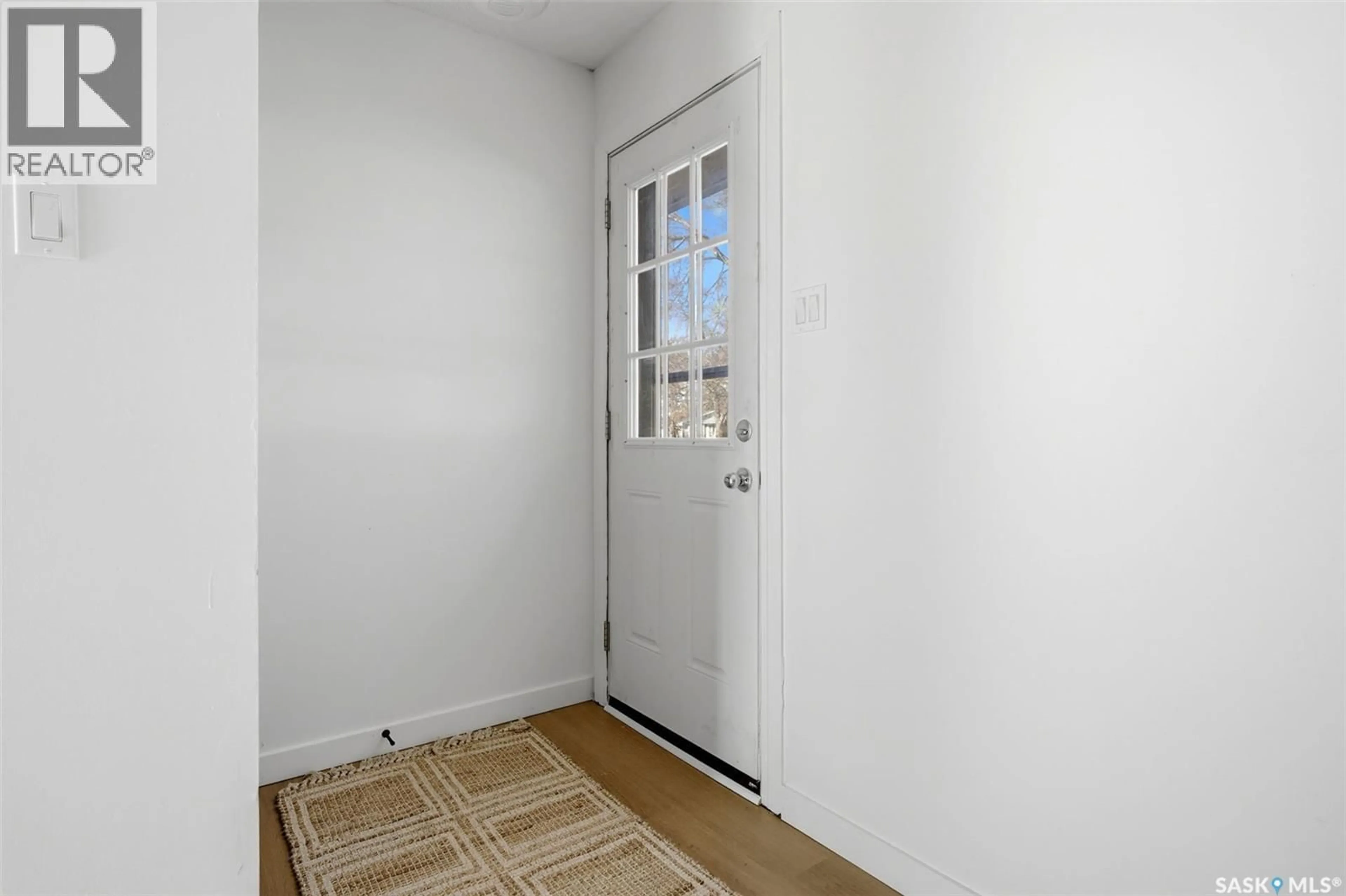 Indoor entryway for 174 TRUDELLE CRESCENT, Regina Saskatchewan S4T6T4