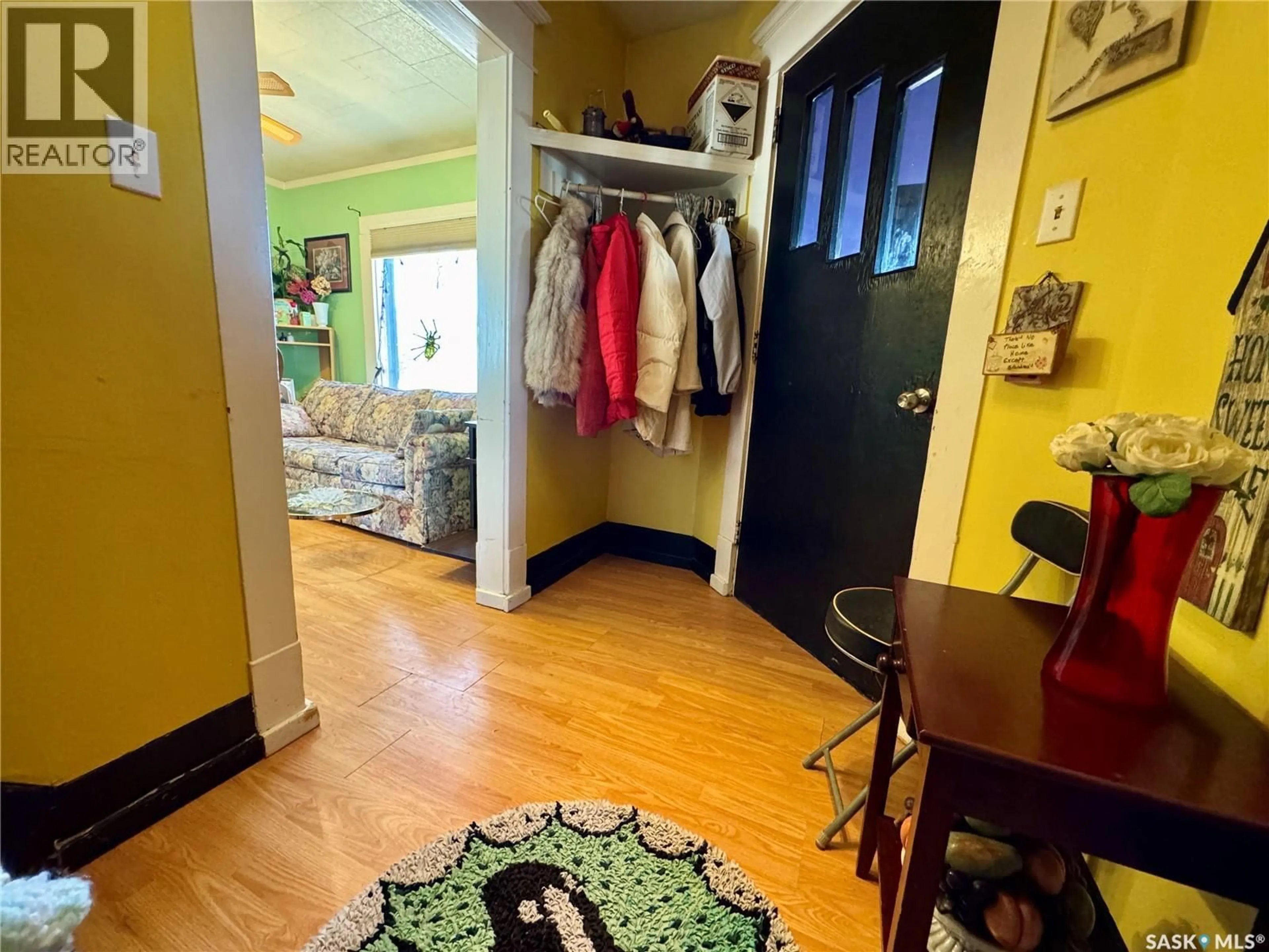 Indoor entryway for 302 3RD STREET, Wilkie Saskatchewan S0K4W0