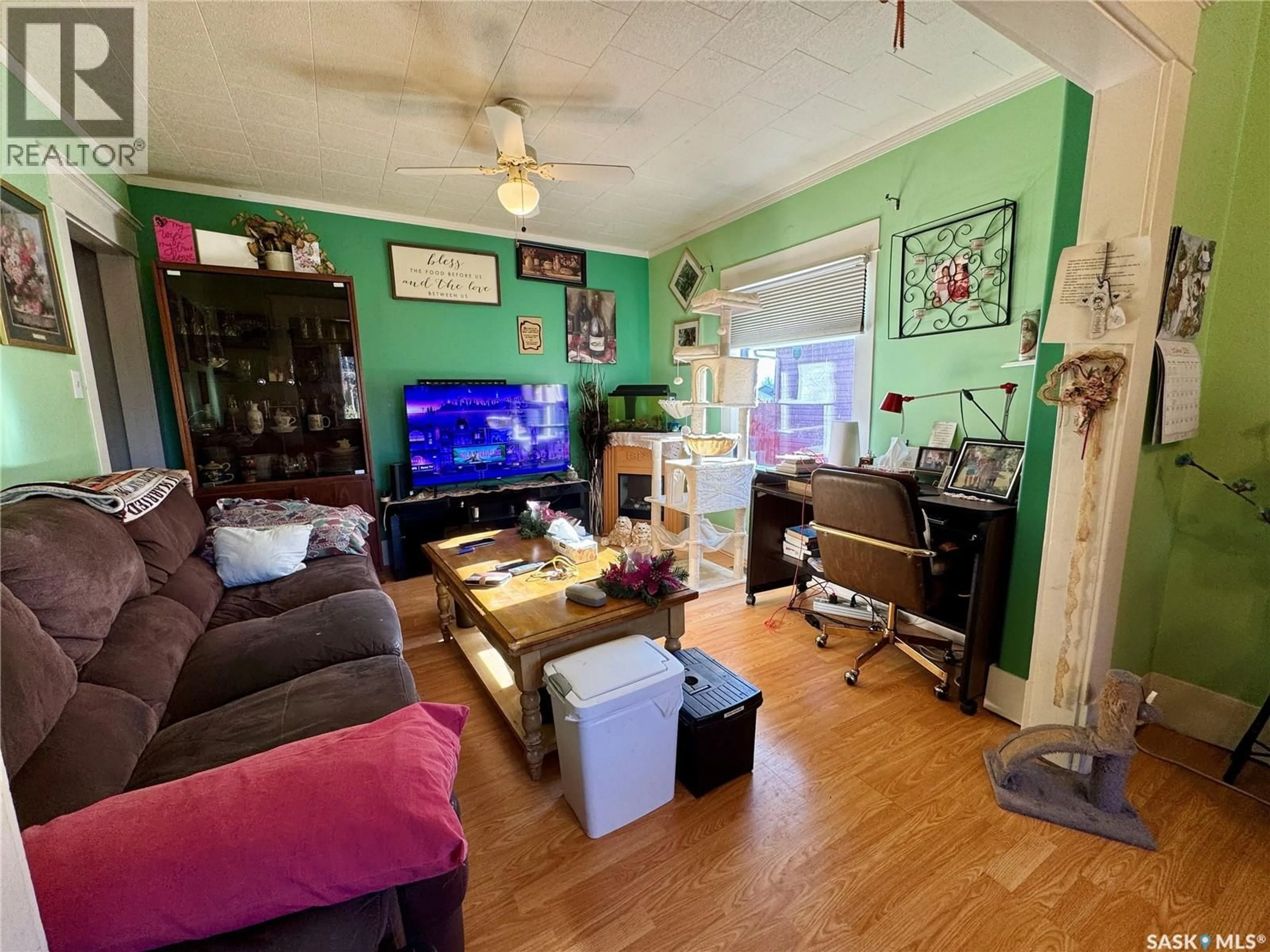 A pic of a room for 302 3RD STREET, Wilkie Saskatchewan S0K4W0