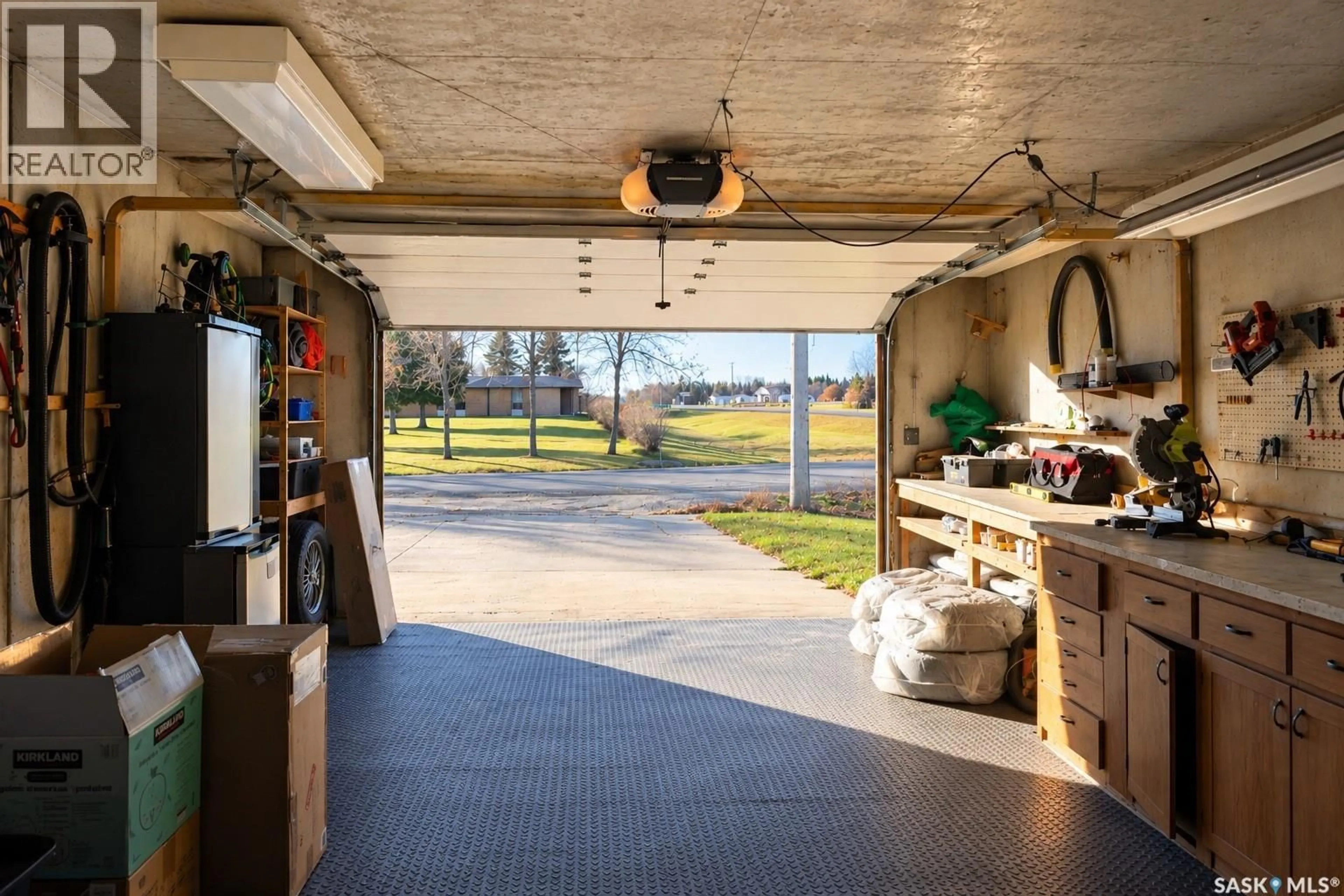 Indoor garage for 412 2ND STREET, Wakaw Saskatchewan S0K4P0