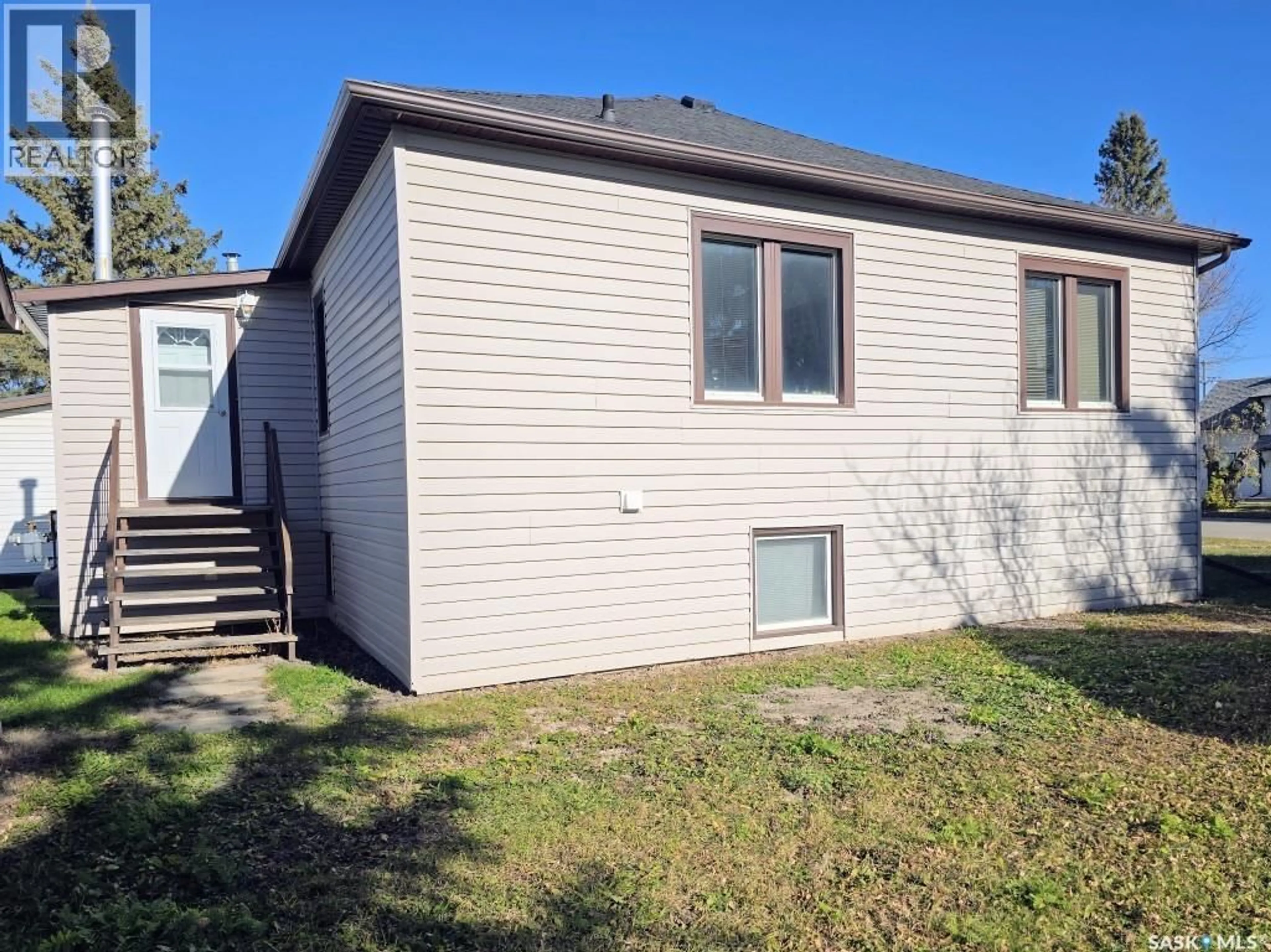 Home with vinyl exterior material, unknown for 319 9TH STREET, Humboldt Saskatchewan S0K2A0