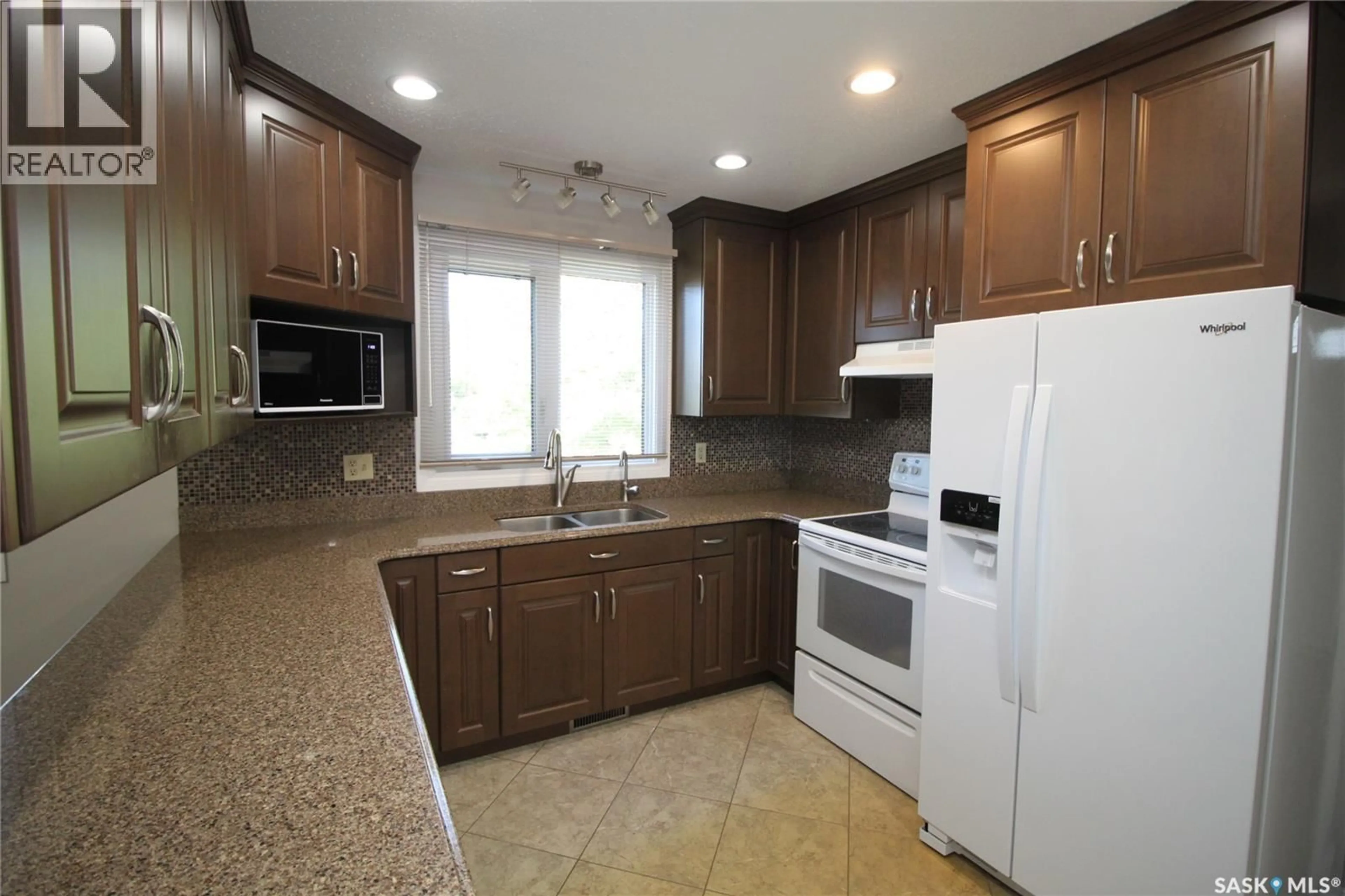 Standard kitchen, ceramic/tile floor for 230 AULD CRESCENT, Saskatoon Saskatchewan S7H4W9