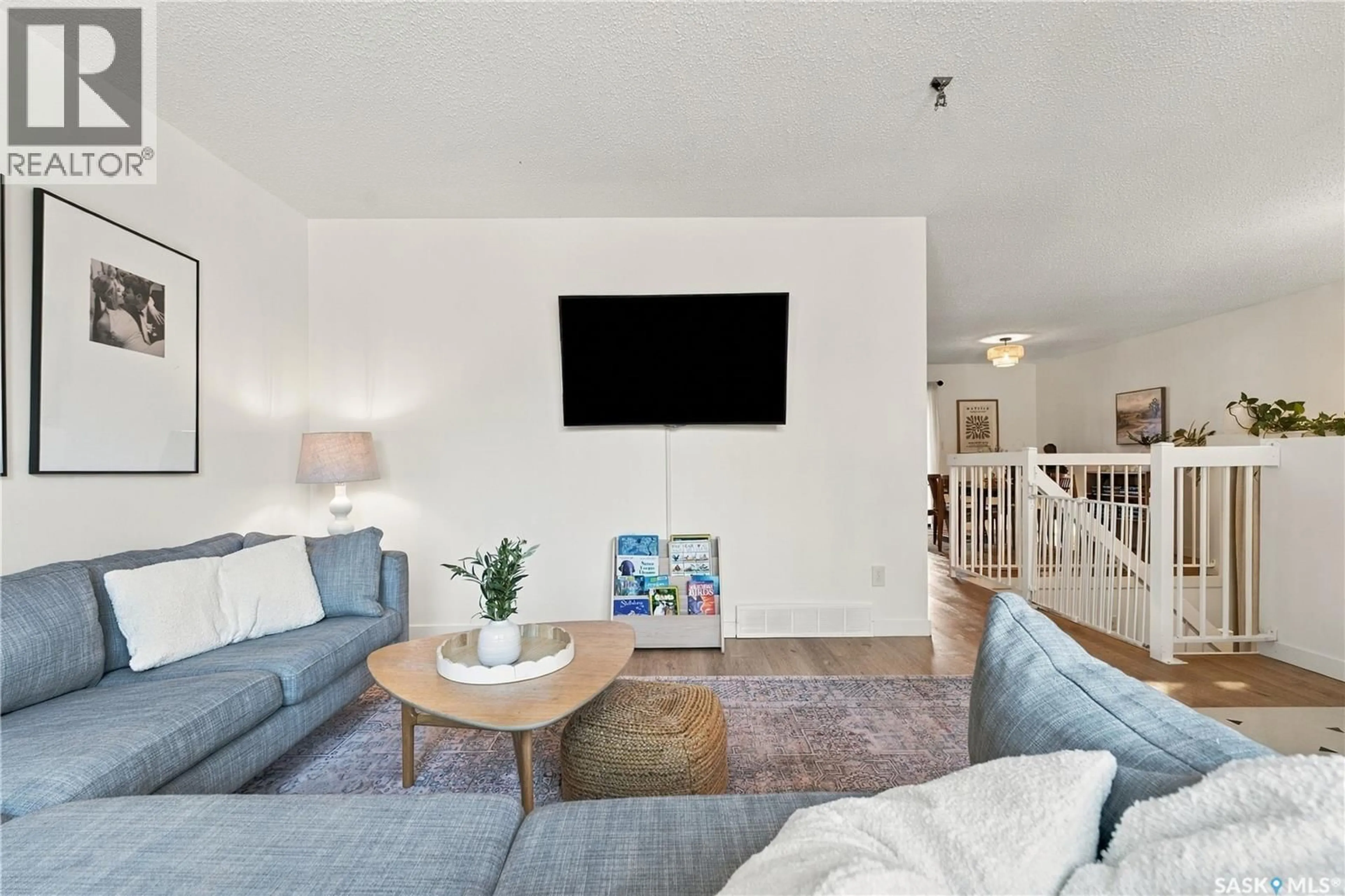 Living room with furniture, unknown for 423 RUSSELL ROAD, Saskatoon Saskatchewan S7K7A8