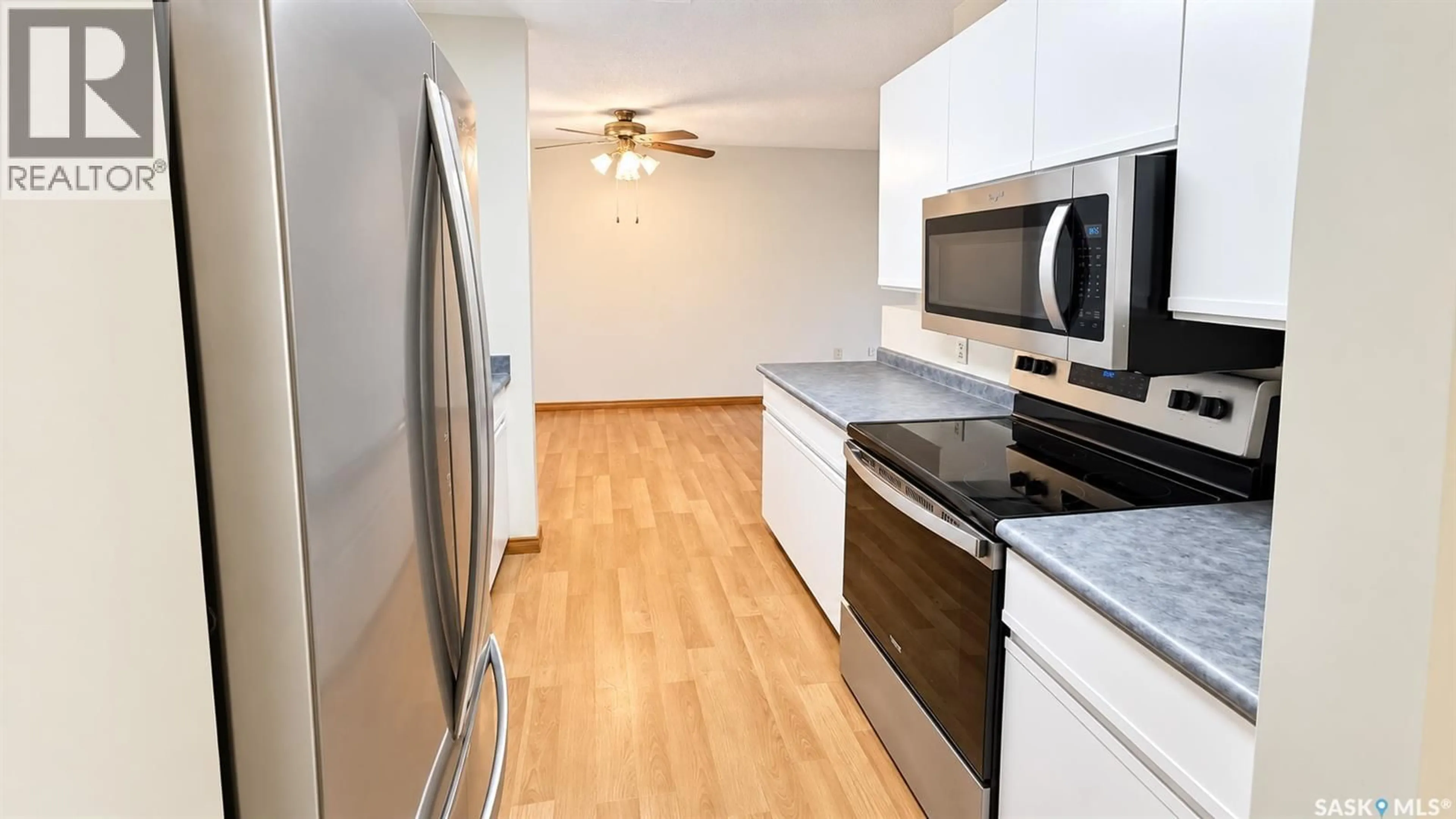 Standard kitchen, wood/laminate floor for 216 3420 PARK STREET, Regina Saskatchewan S4V2M9