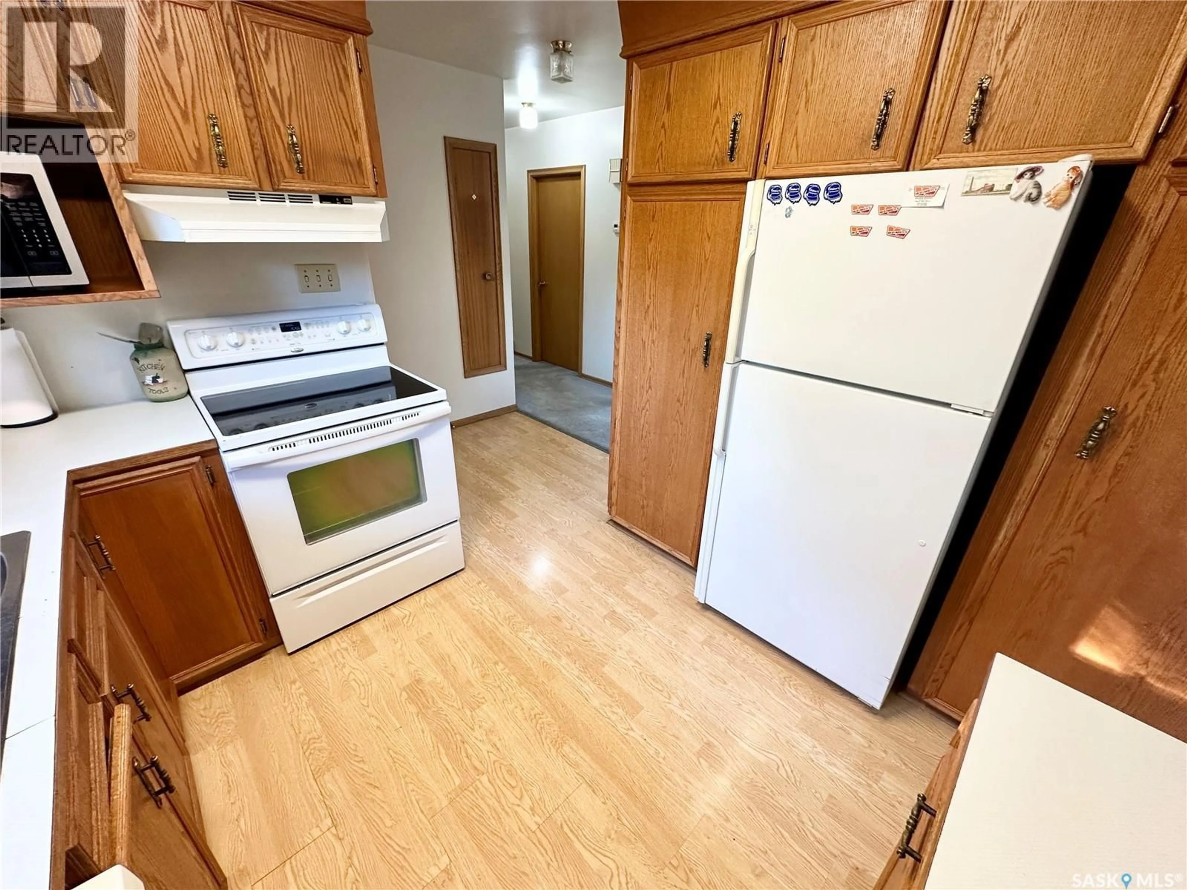 Standard kitchen, unknown for 236 13TH STREET, Weyburn Saskatchewan S4H1L2