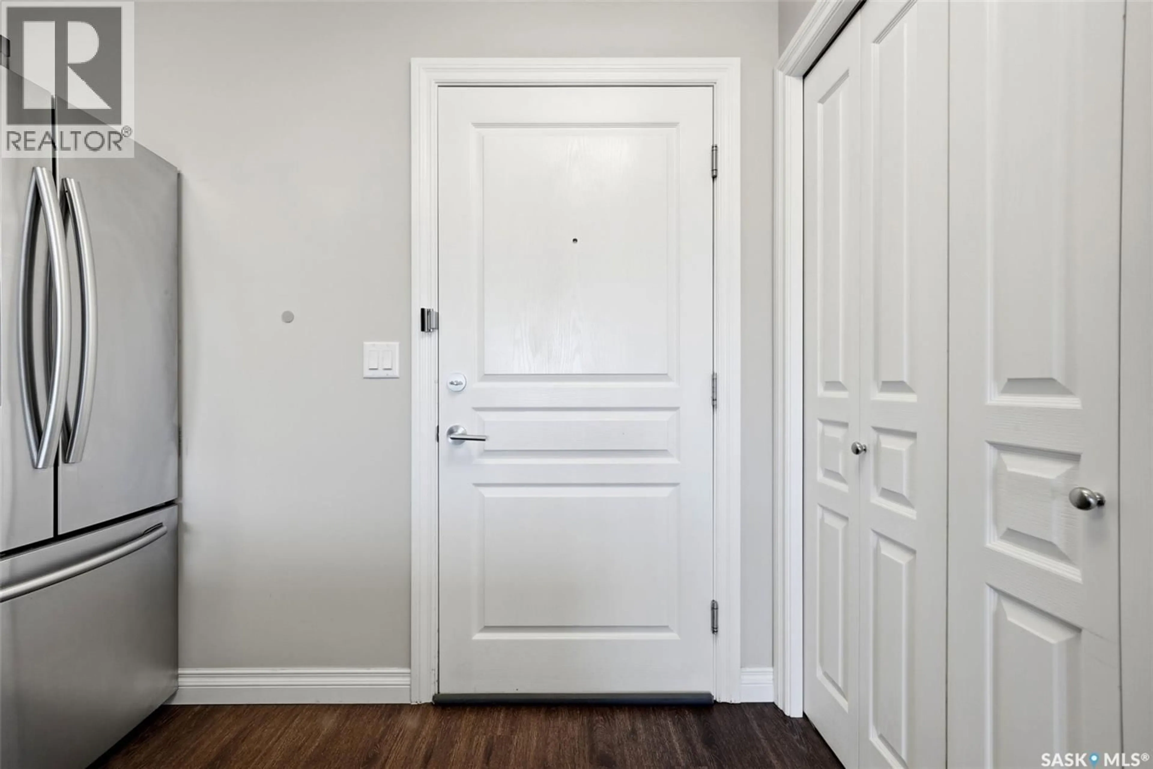 Indoor entryway for 216 - 3630 HAUGHTON ROAD, Regina Saskatchewan S4V1P1
