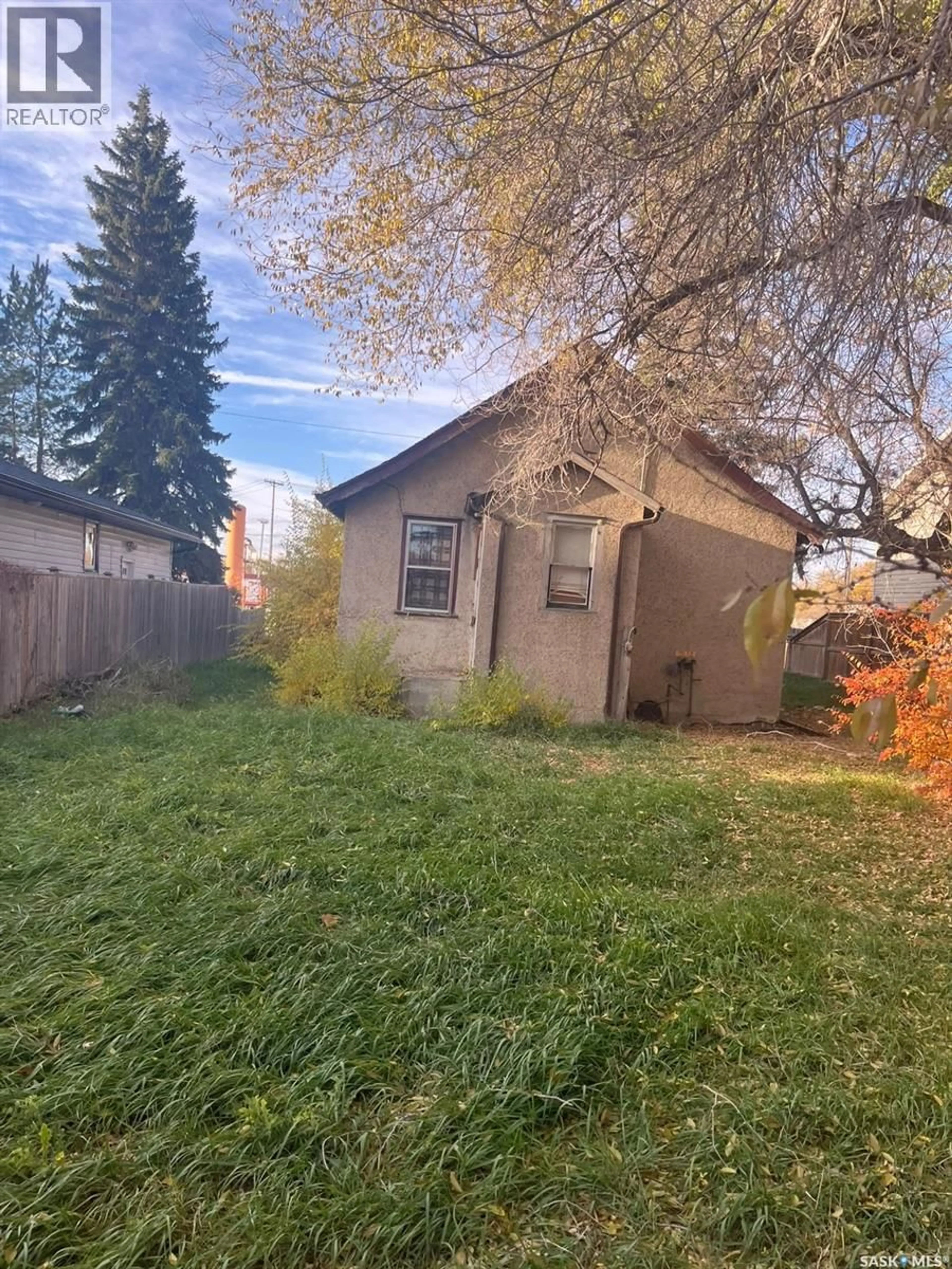 Unknown for 902 GRAY AVENUE, Saskatoon Saskatchewan S7N2J5
