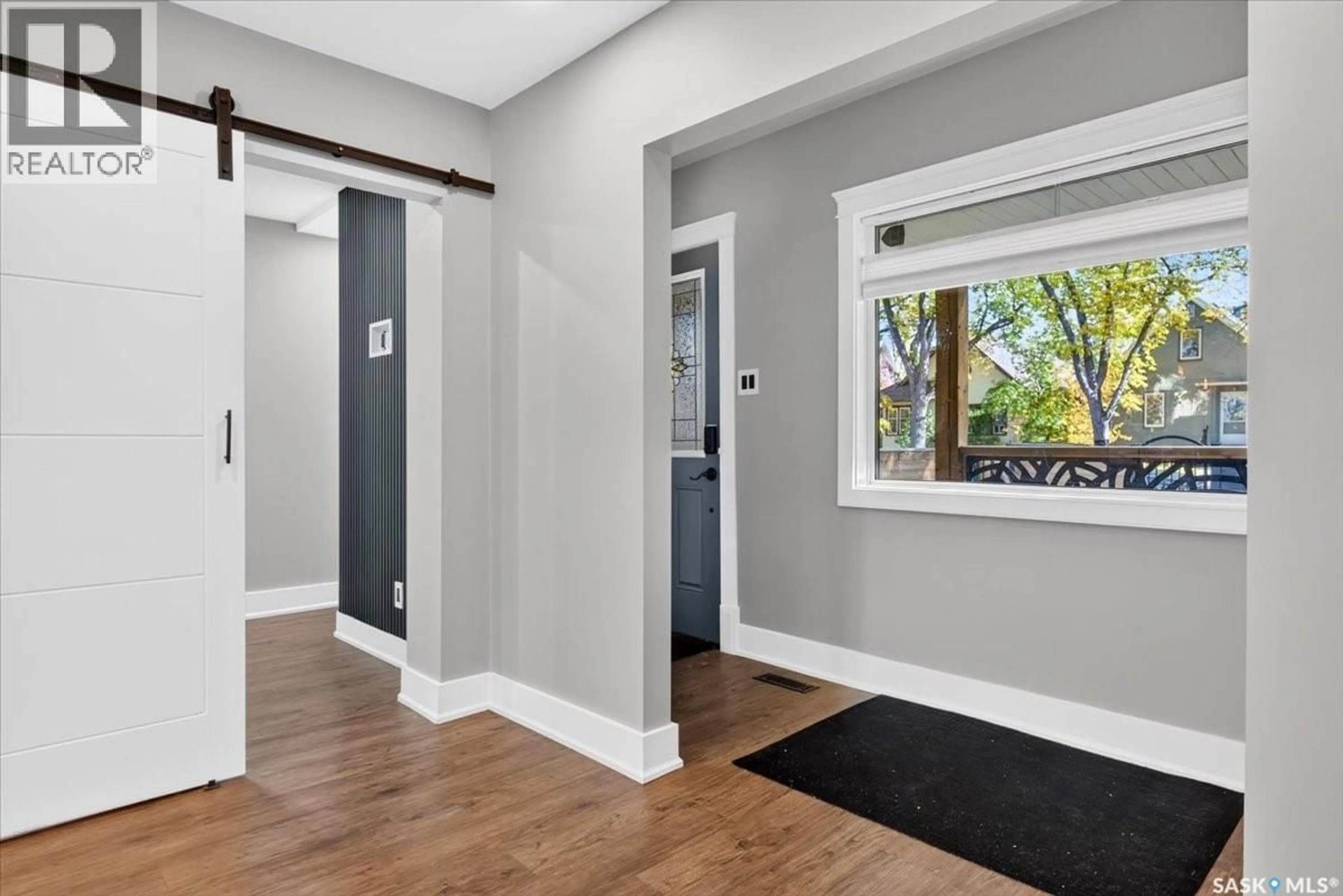 Indoor entryway for 2042 ARGYLE STREET, Regina Saskatchewan S4T3S7