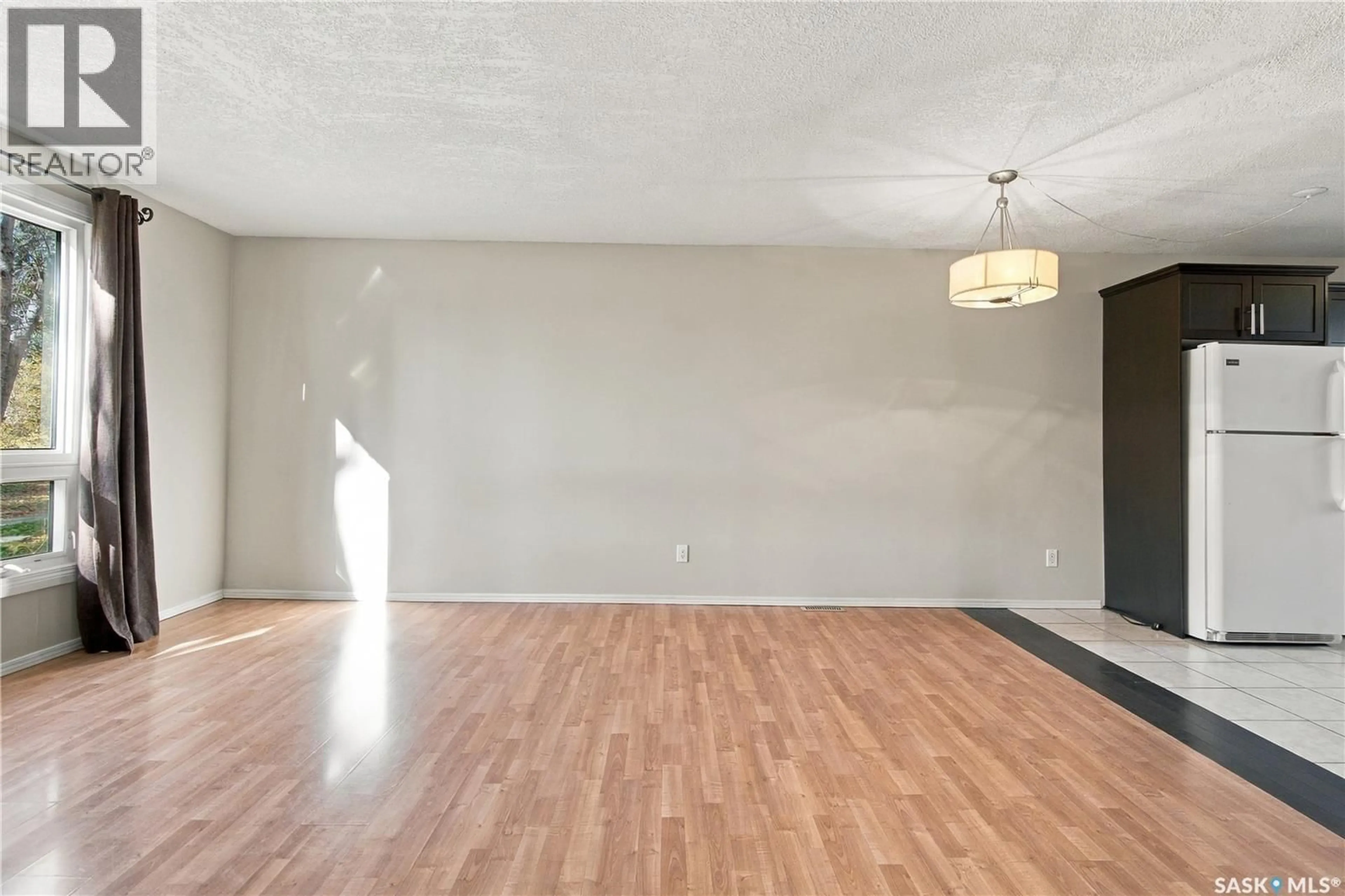 A pic of a room for 102 OAKVIEW DRIVE, Regina Saskatchewan S4R0E4