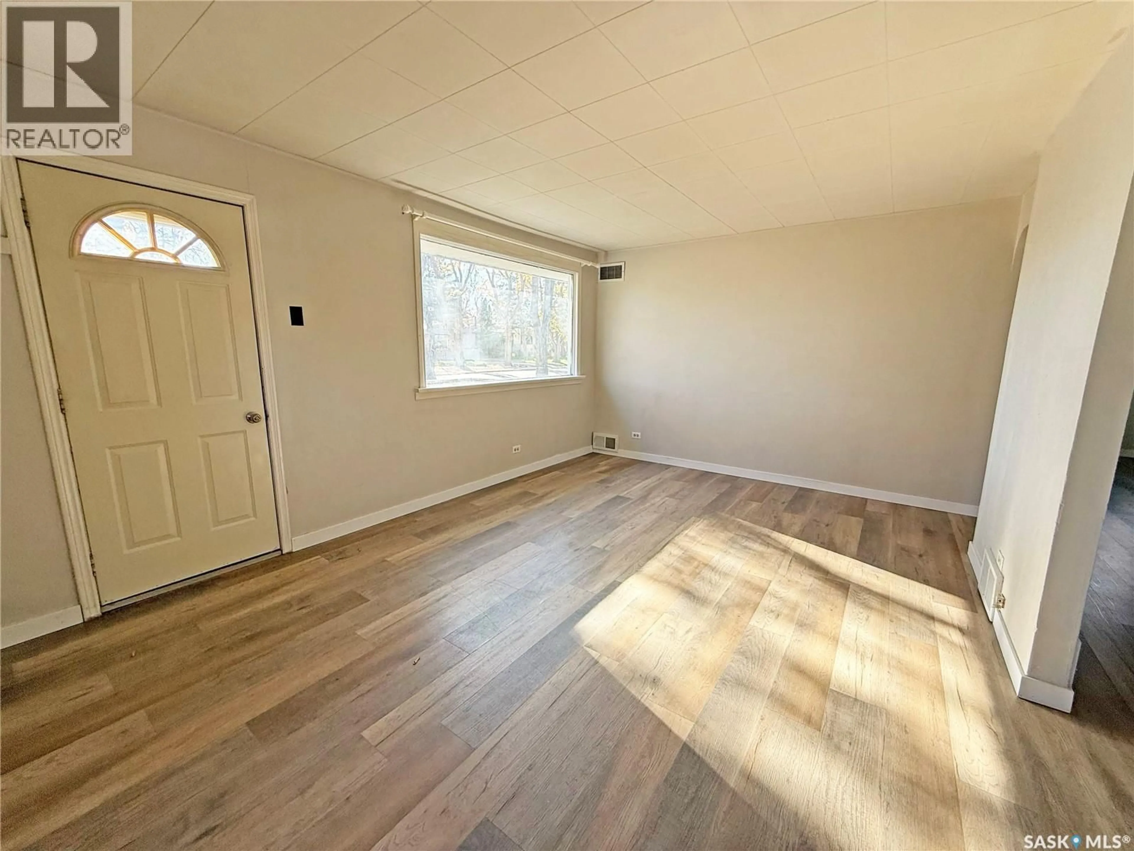 A pic of a room for 708 GRANDVIEW STREET, Moose Jaw Saskatchewan S6H5L6