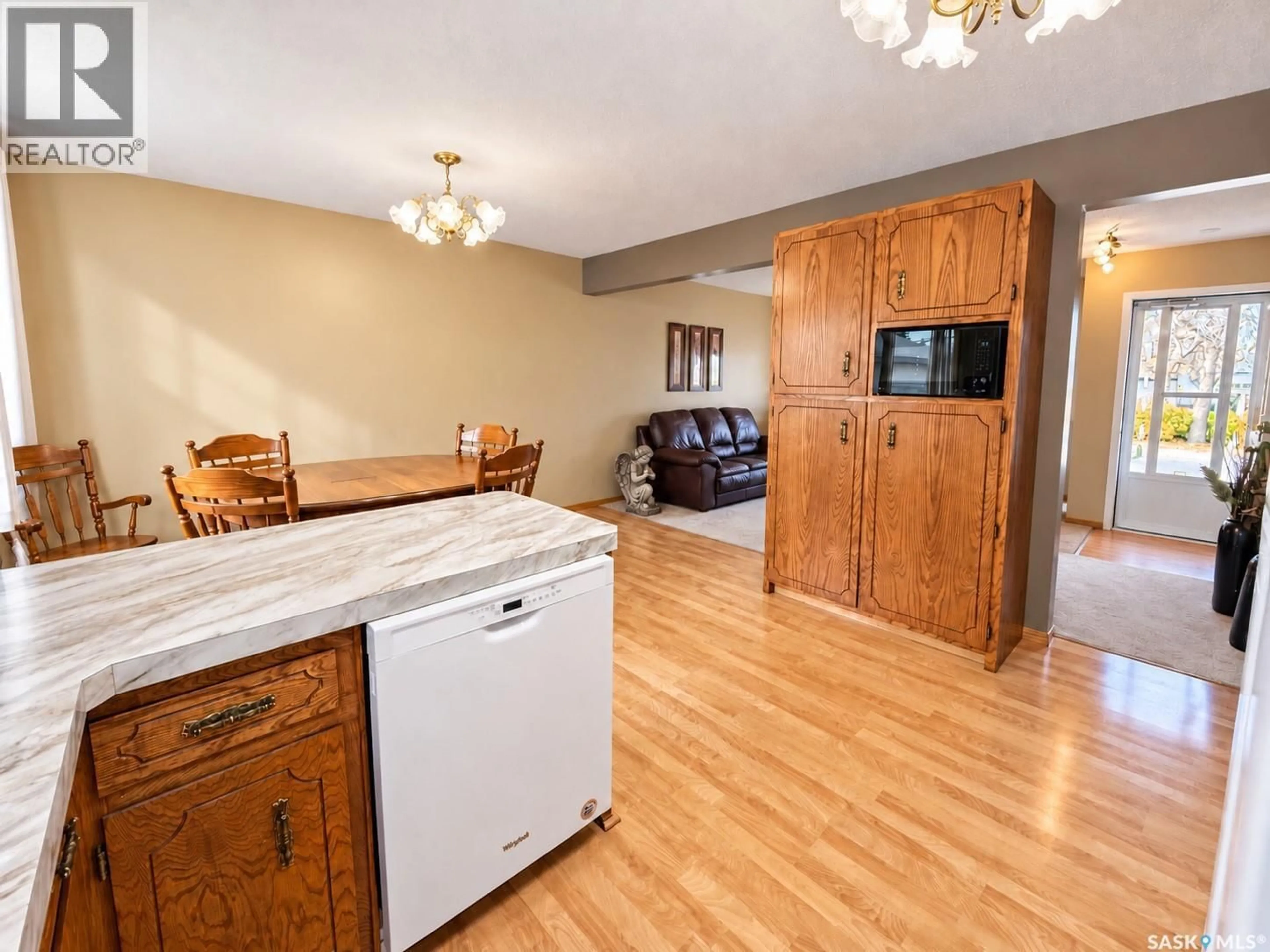 Open concept kitchen, unknown for 511 CENTRAL AVENUE, Swift Current Saskatchewan S9H3G7
