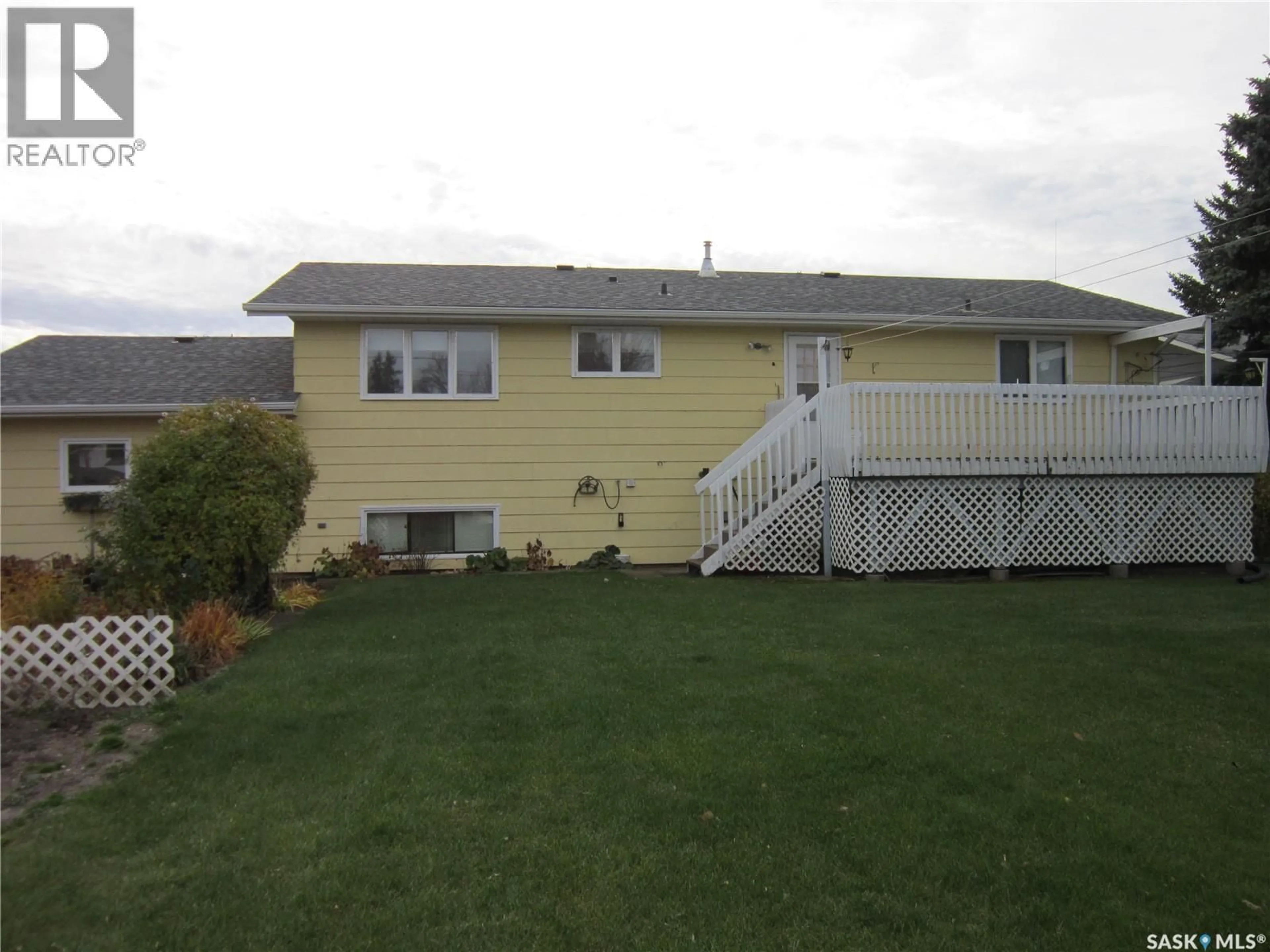Home with vinyl exterior material, unknown for 210 1ST STREET, Wakaw Saskatchewan S0K4P0
