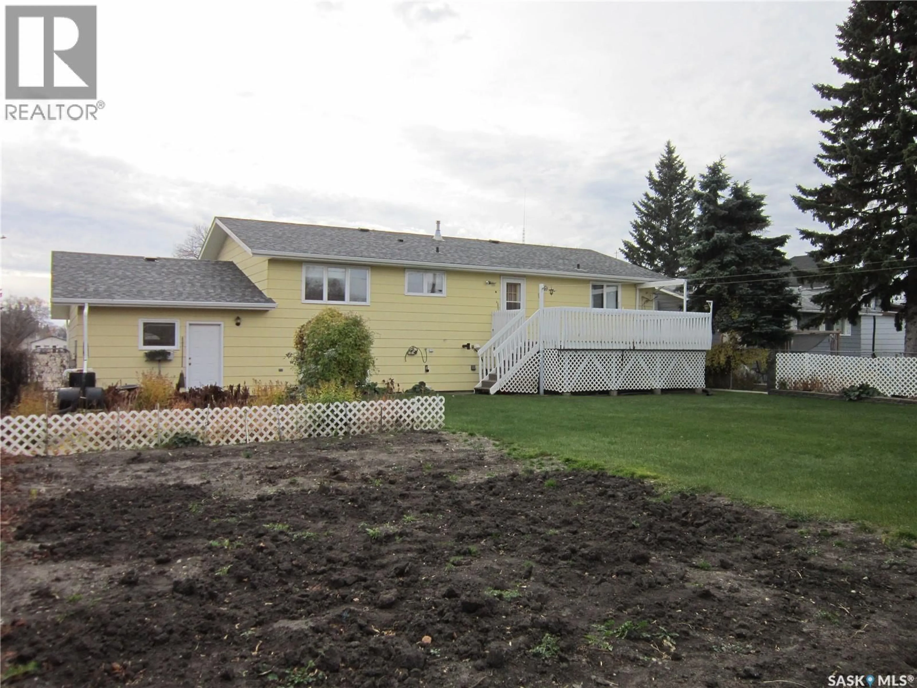 A pic from outside/outdoor area/front of a property/back of a property/a pic from drone, unknown for 210 1ST STREET, Wakaw Saskatchewan S0K4P0