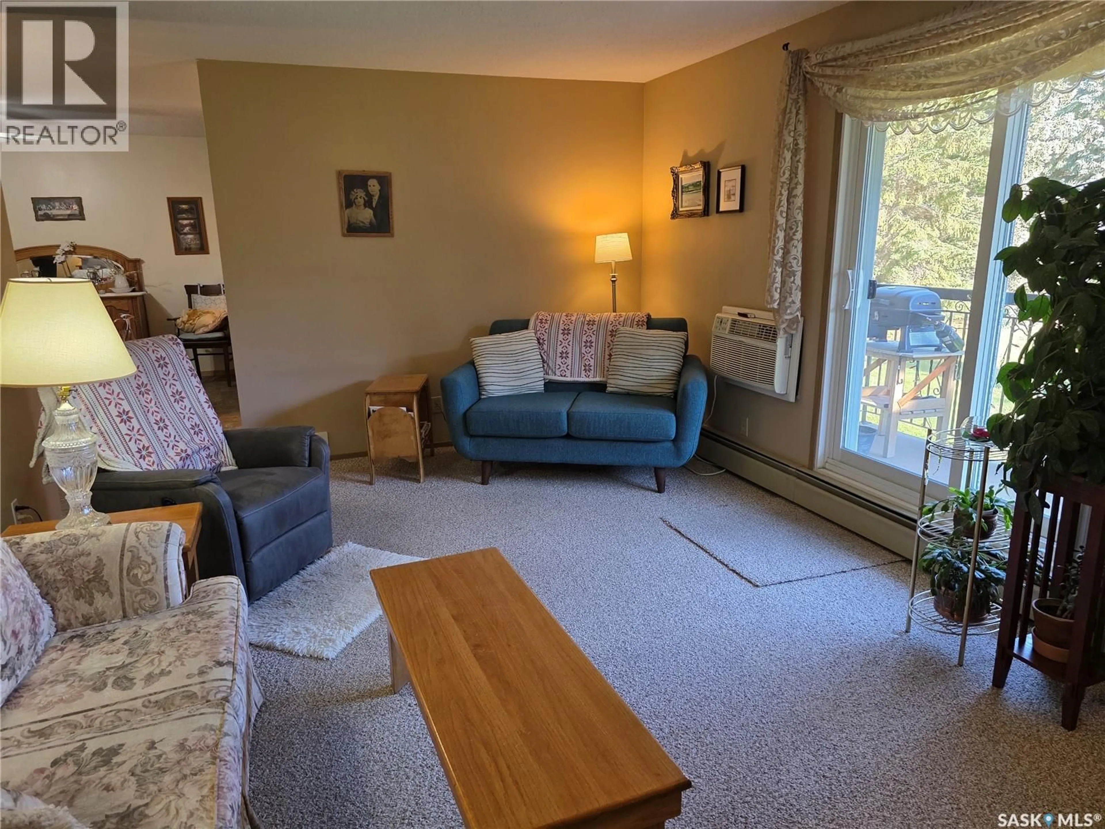 Living room with furniture, unknown for 107 2013 ARLINGTON AVENUE, Saskatoon Saskatchewan S7J2H6