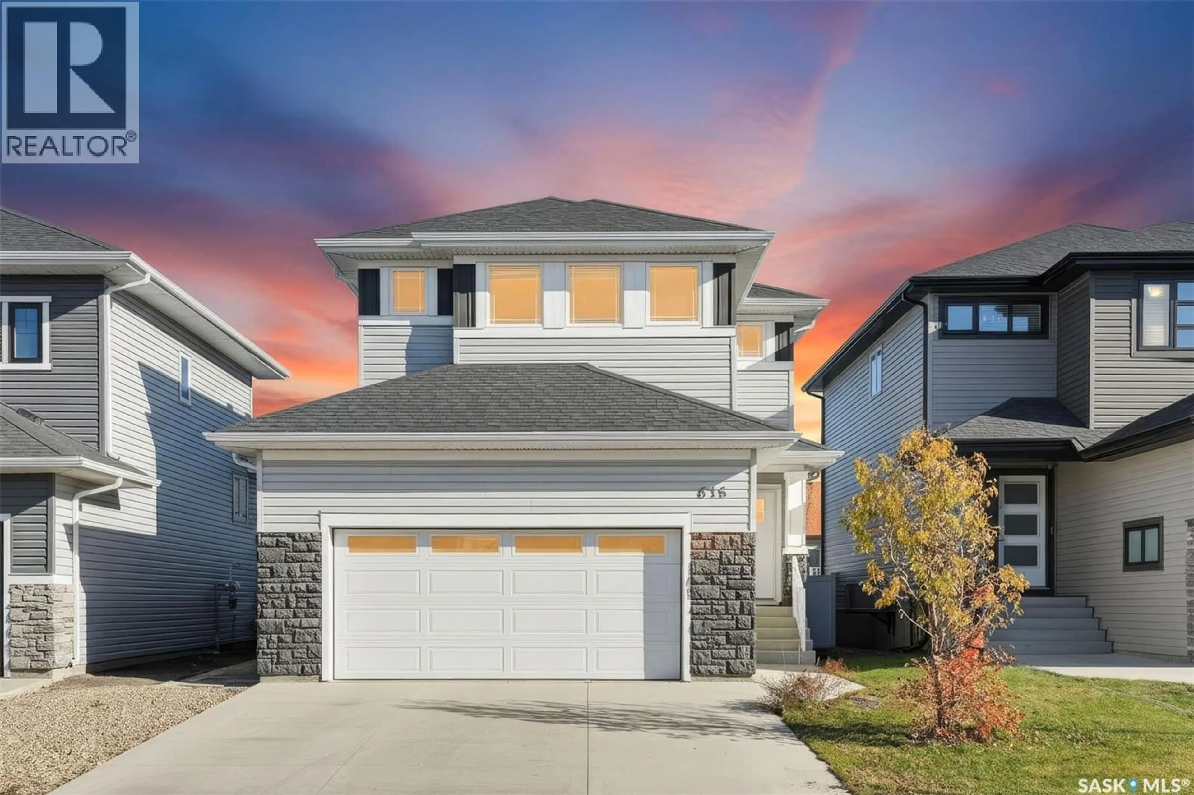 Home with vinyl exterior material, street for 616 MCFAULL CRESCENT, Saskatoon Saskatchewan S7V0T3