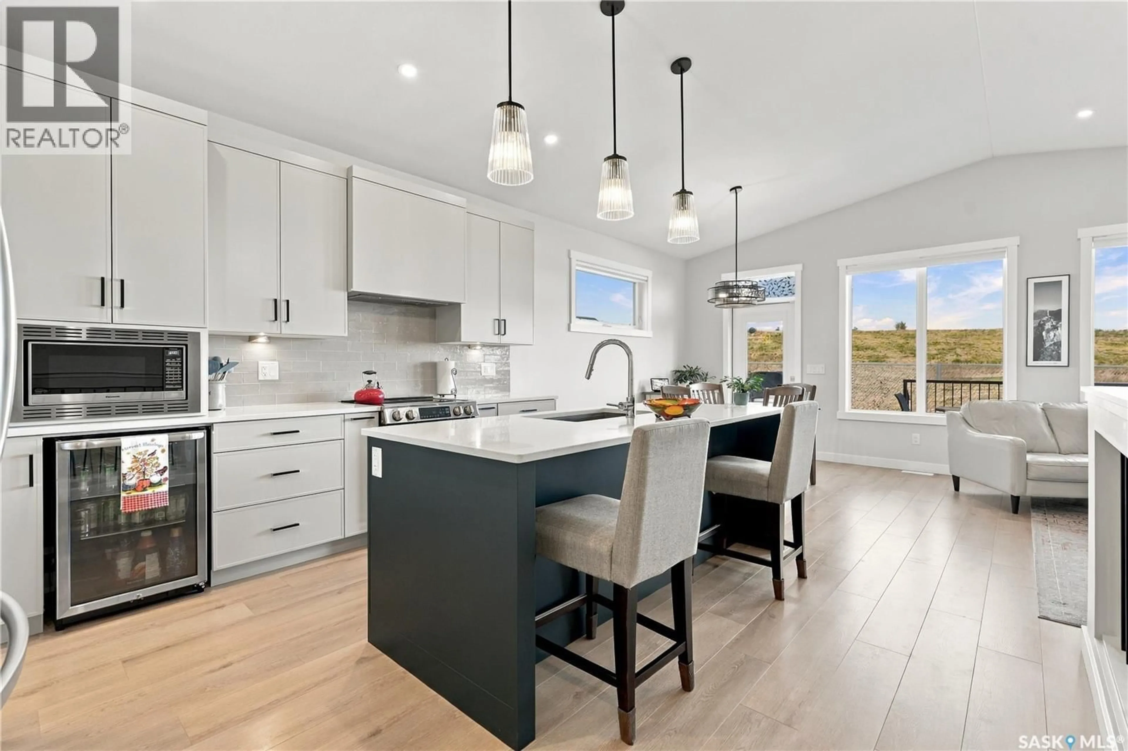 Open concept kitchen, unknown for 439 DORAN CRESCENT, Saskatoon Saskatchewan S7V1W2