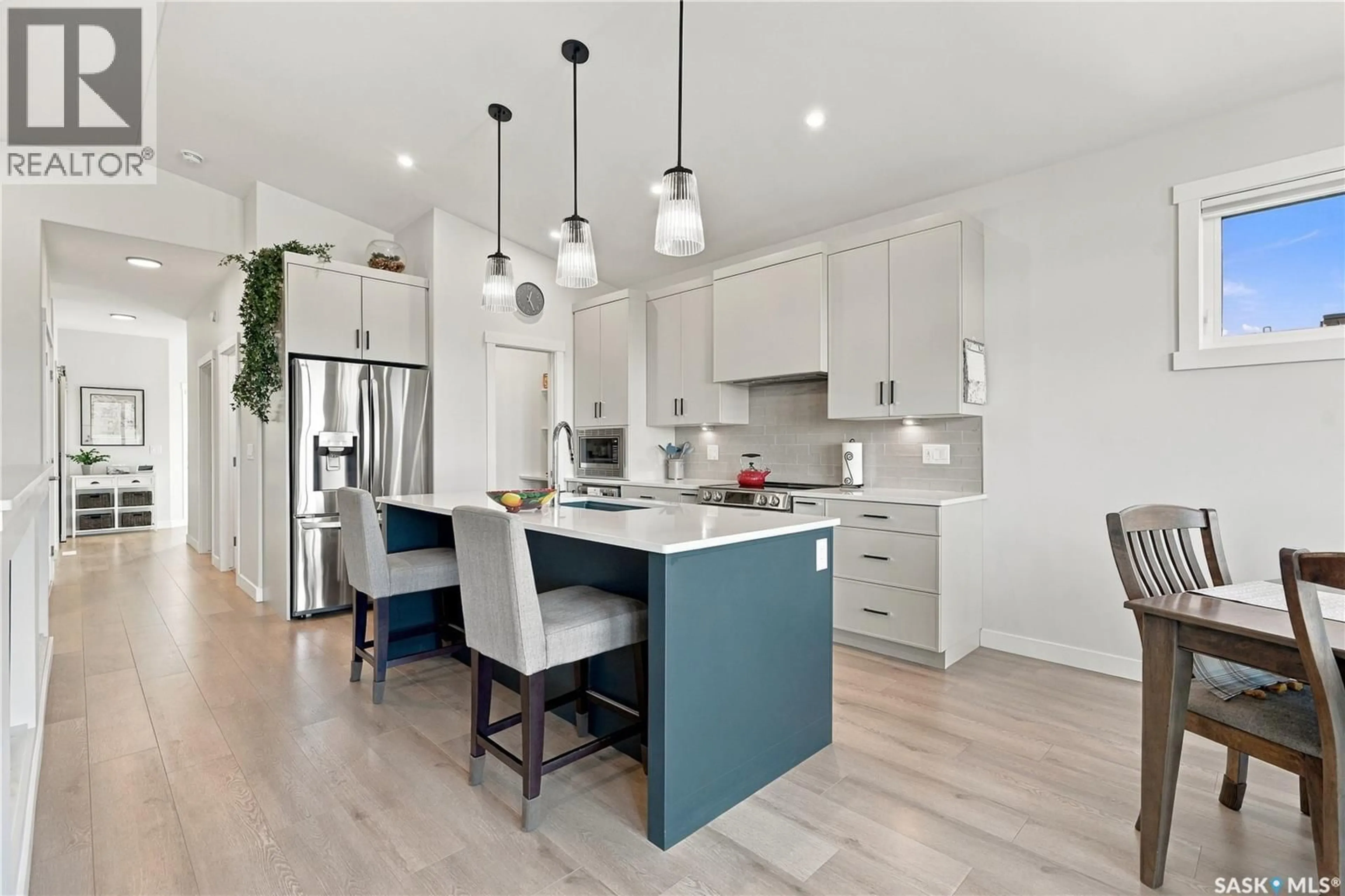 Open concept kitchen, unknown for 439 DORAN CRESCENT, Saskatoon Saskatchewan S7V1W2