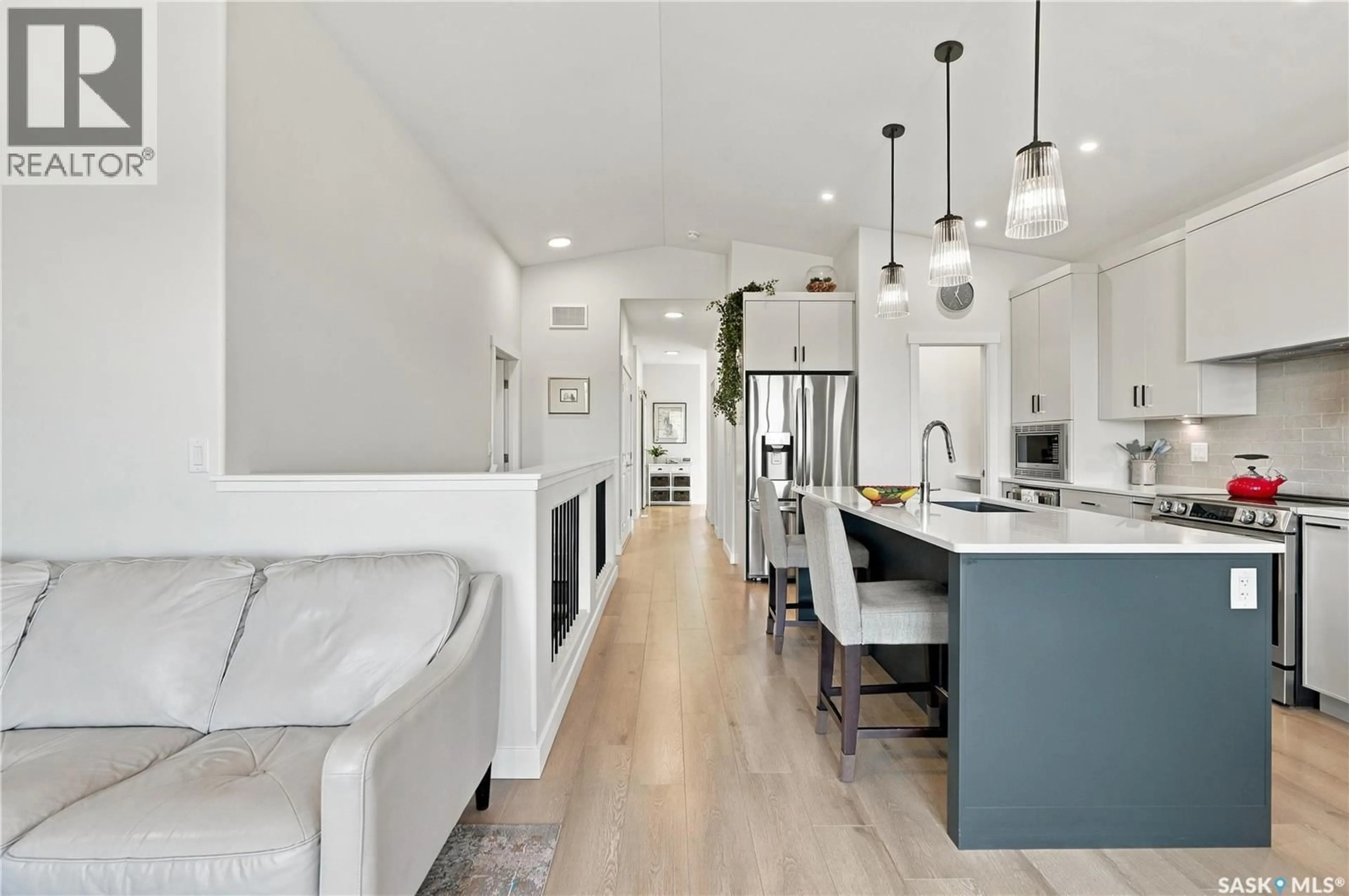 Open concept kitchen, ceramic/tile floor for 439 DORAN CRESCENT, Saskatoon Saskatchewan S7V1W2