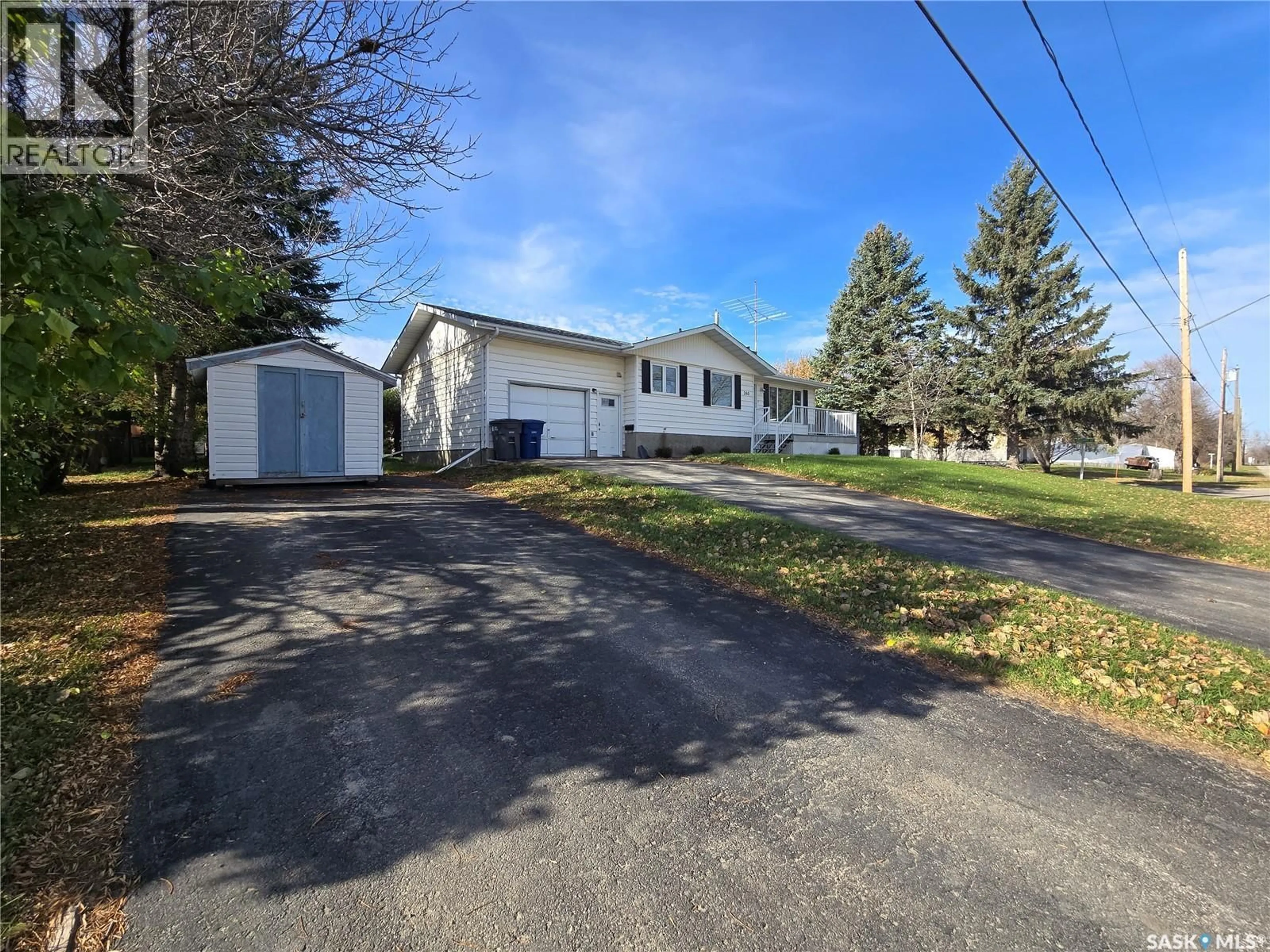 A pic from outside/outdoor area/front of a property/back of a property/a pic from drone, street for 280 9TH AVENUE, Broadview Saskatchewan S0G0K0