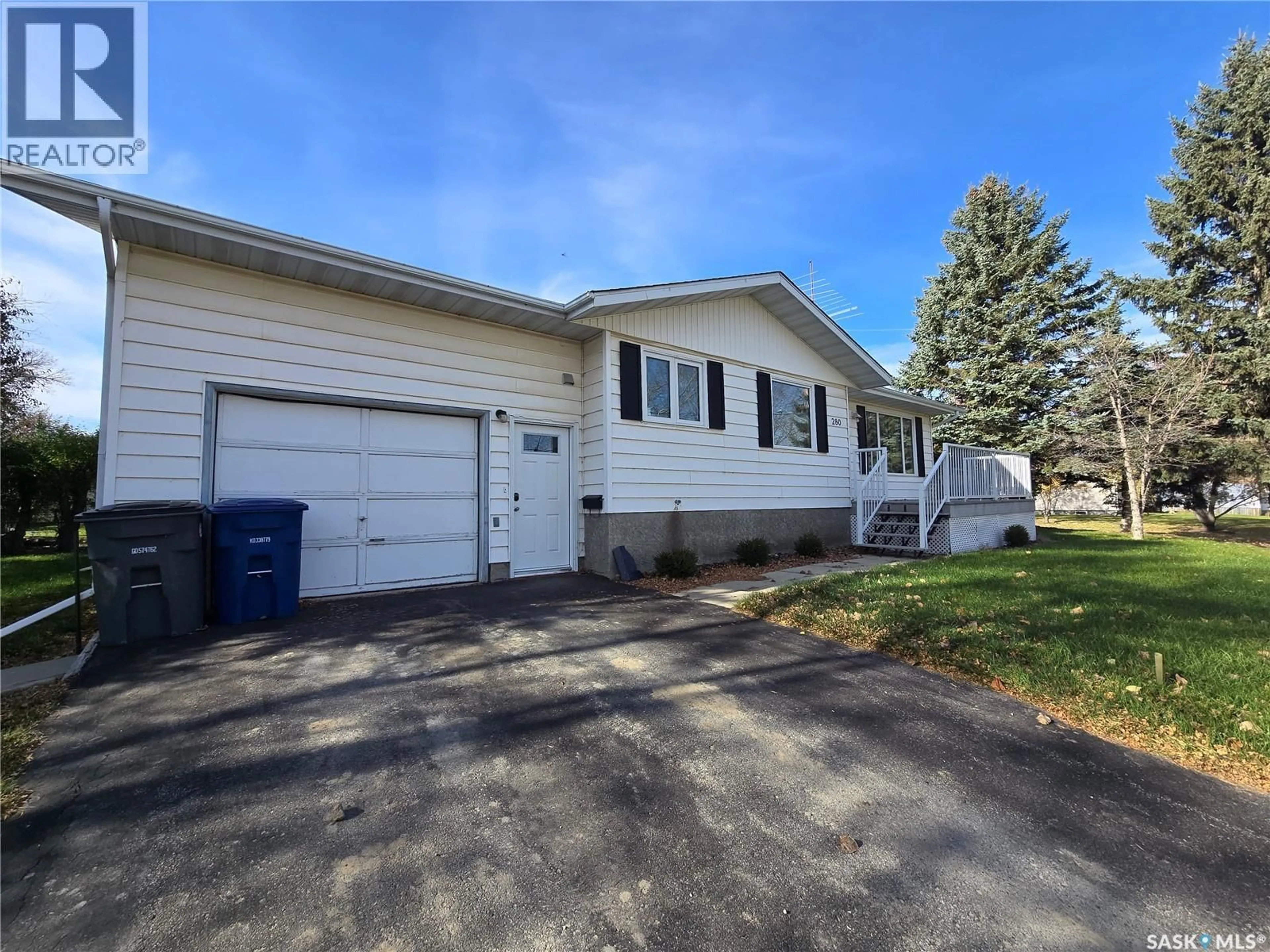 Home with vinyl exterior material, street for 280 9TH AVENUE, Broadview Saskatchewan S0G0K0