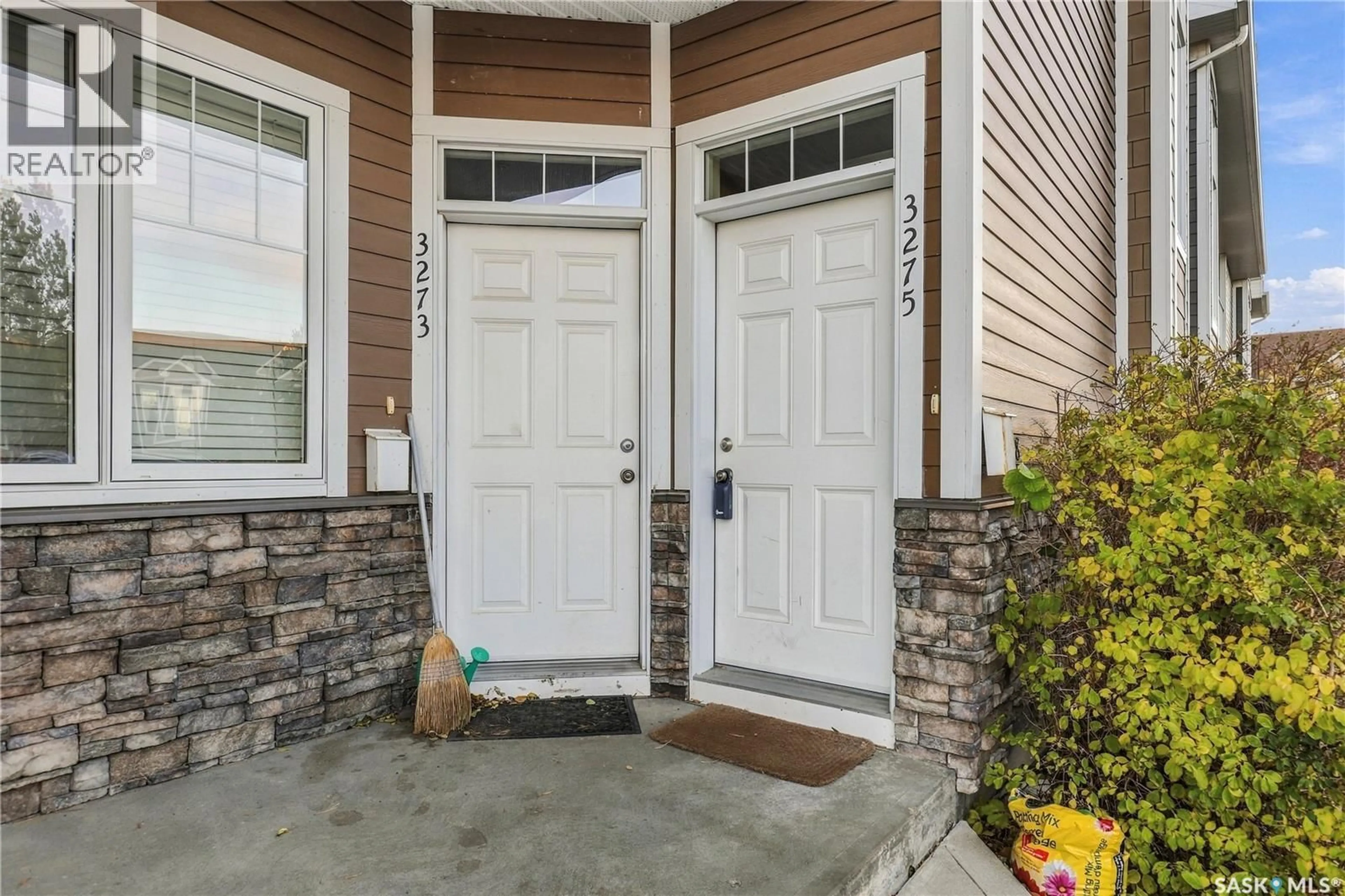 Indoor entryway for 3275 GREEN BANK ROAD, Regina Saskatchewan S4V1P4