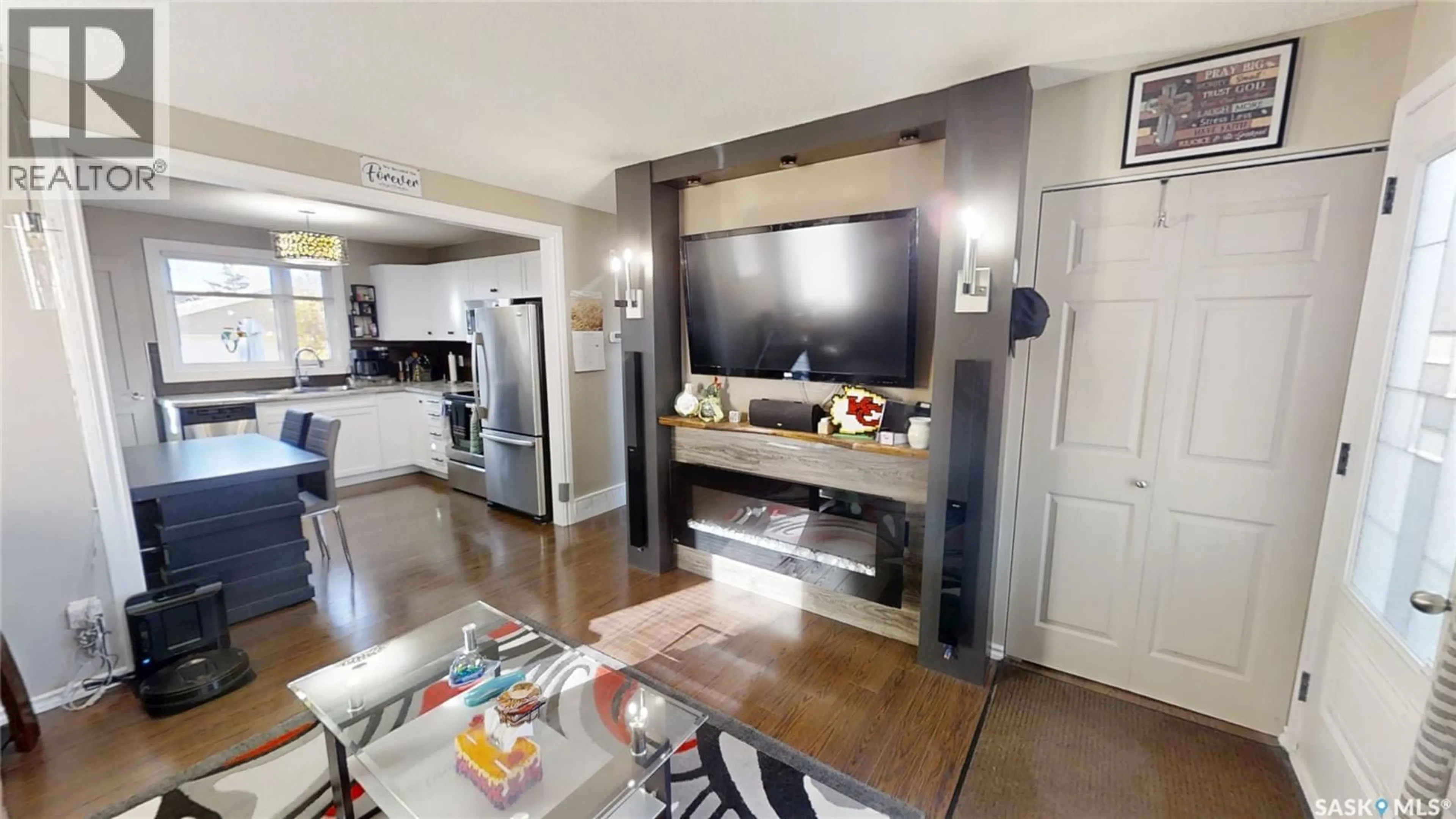 Home theater for 857 MACKLEM DRIVE, Saskatoon Saskatchewan S7L4K1