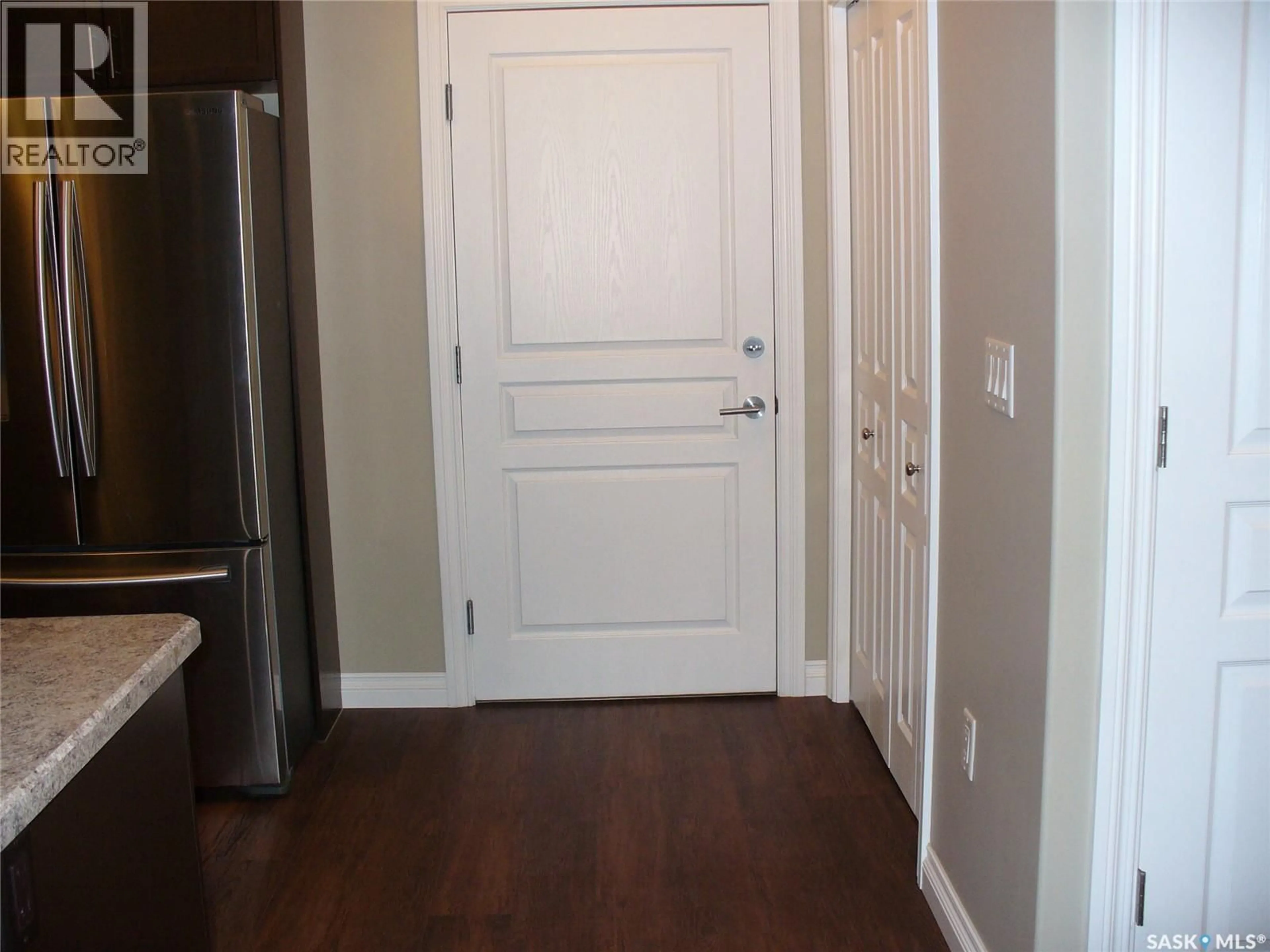 Indoor entryway for 410 3630 HAUGHTON ROAD E, Regina Saskatchewan S4V1P1