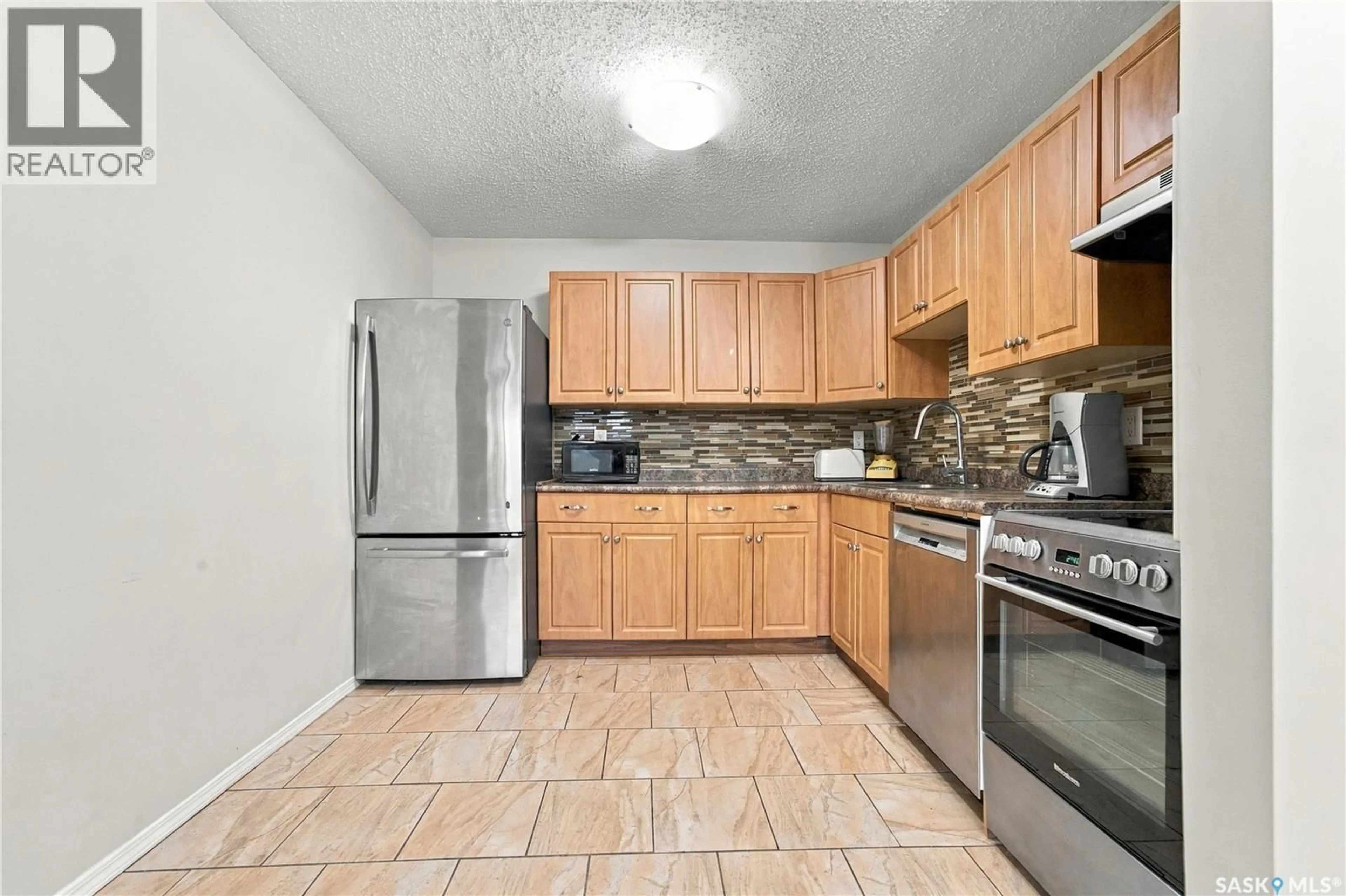 Standard kitchen, ceramic/tile floor for 104 - 522 X AVENUE, Saskatoon Saskatchewan S7M4X9