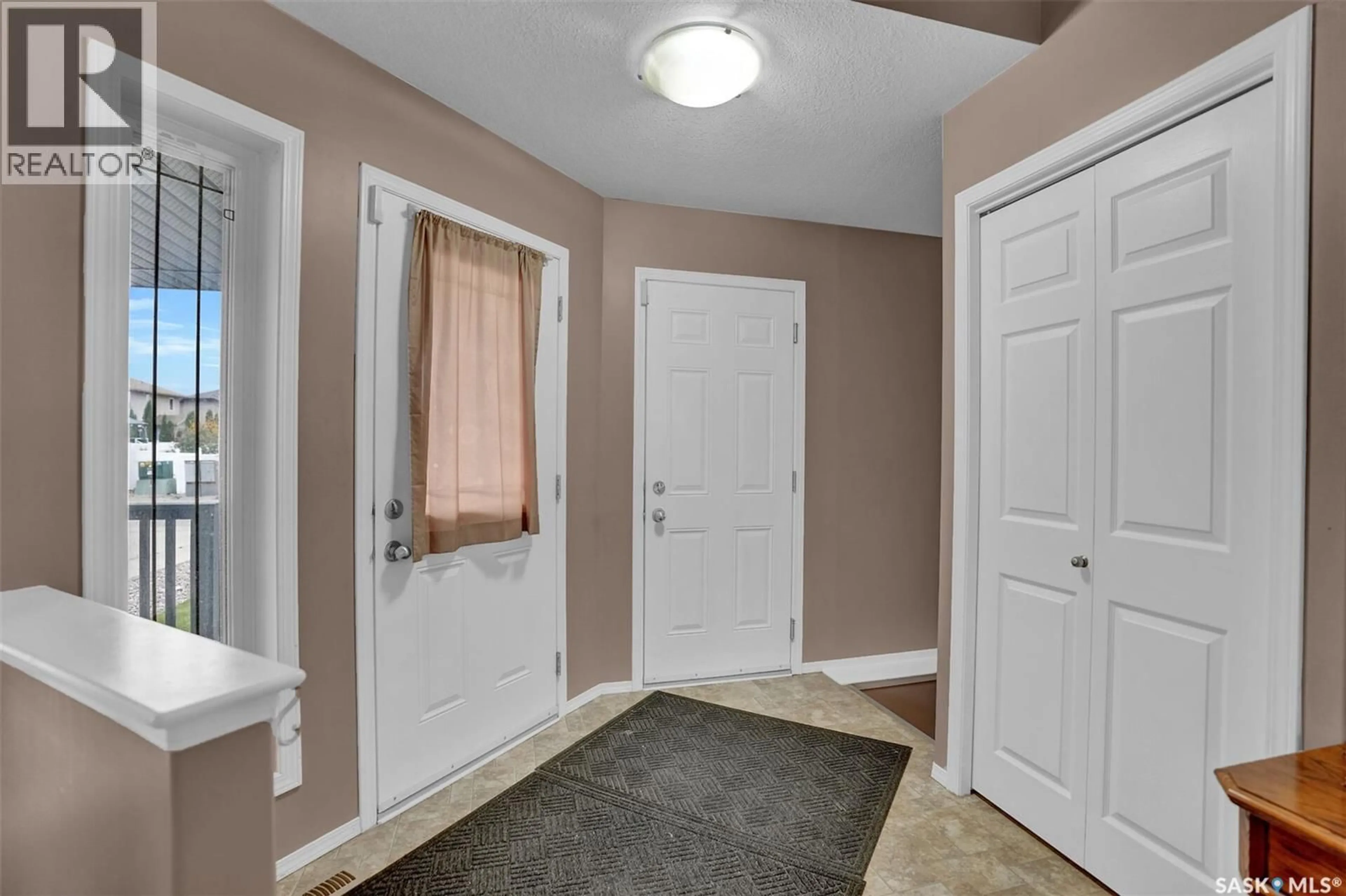 Indoor entryway for 4818 WEBSTER CRESCENT, Regina Saskatchewan S4X4T3