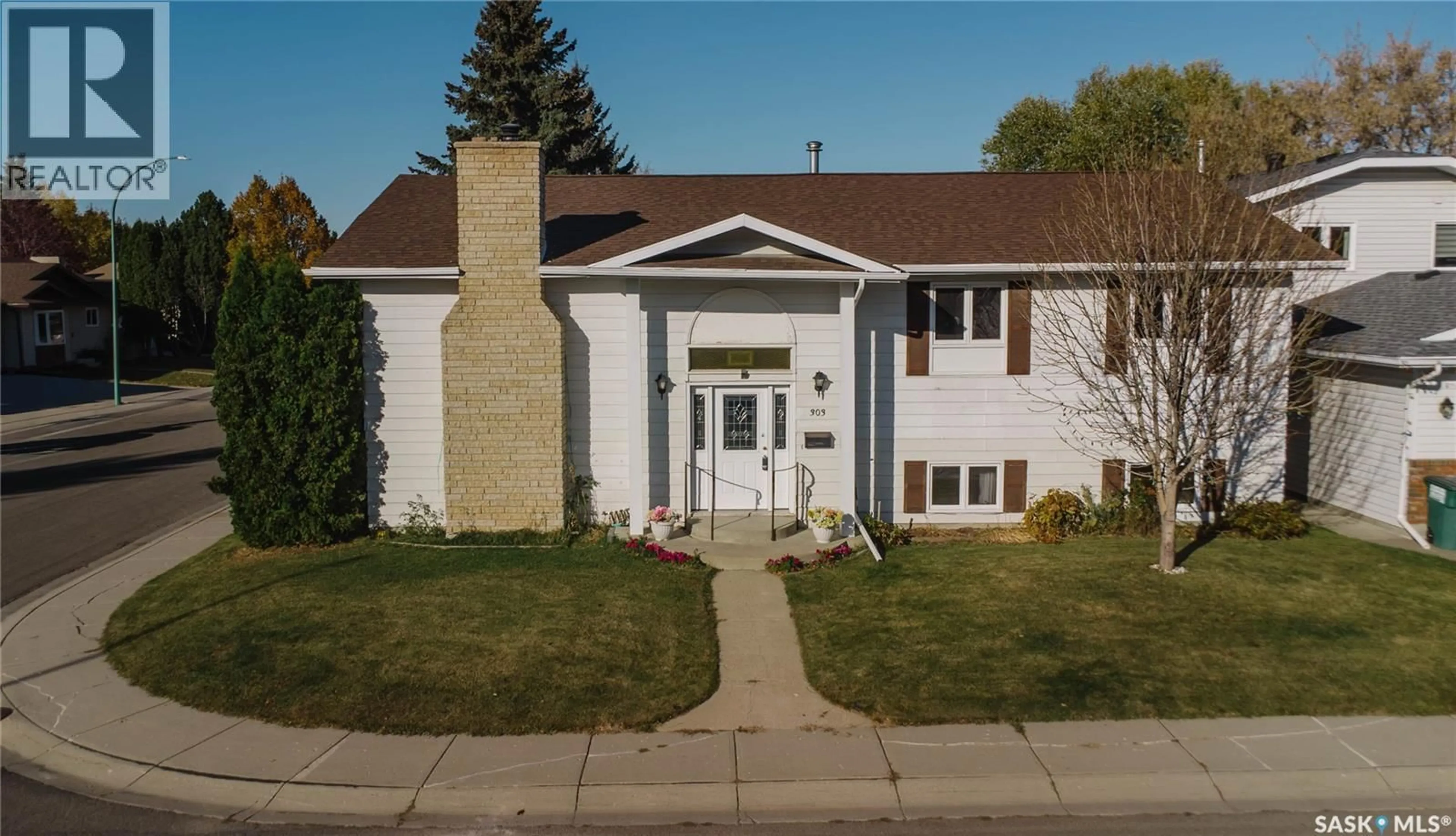 Home with brick exterior material, street for 303 STAIGH CRESCENT, Saskatoon Saskatchewan S7N3T5