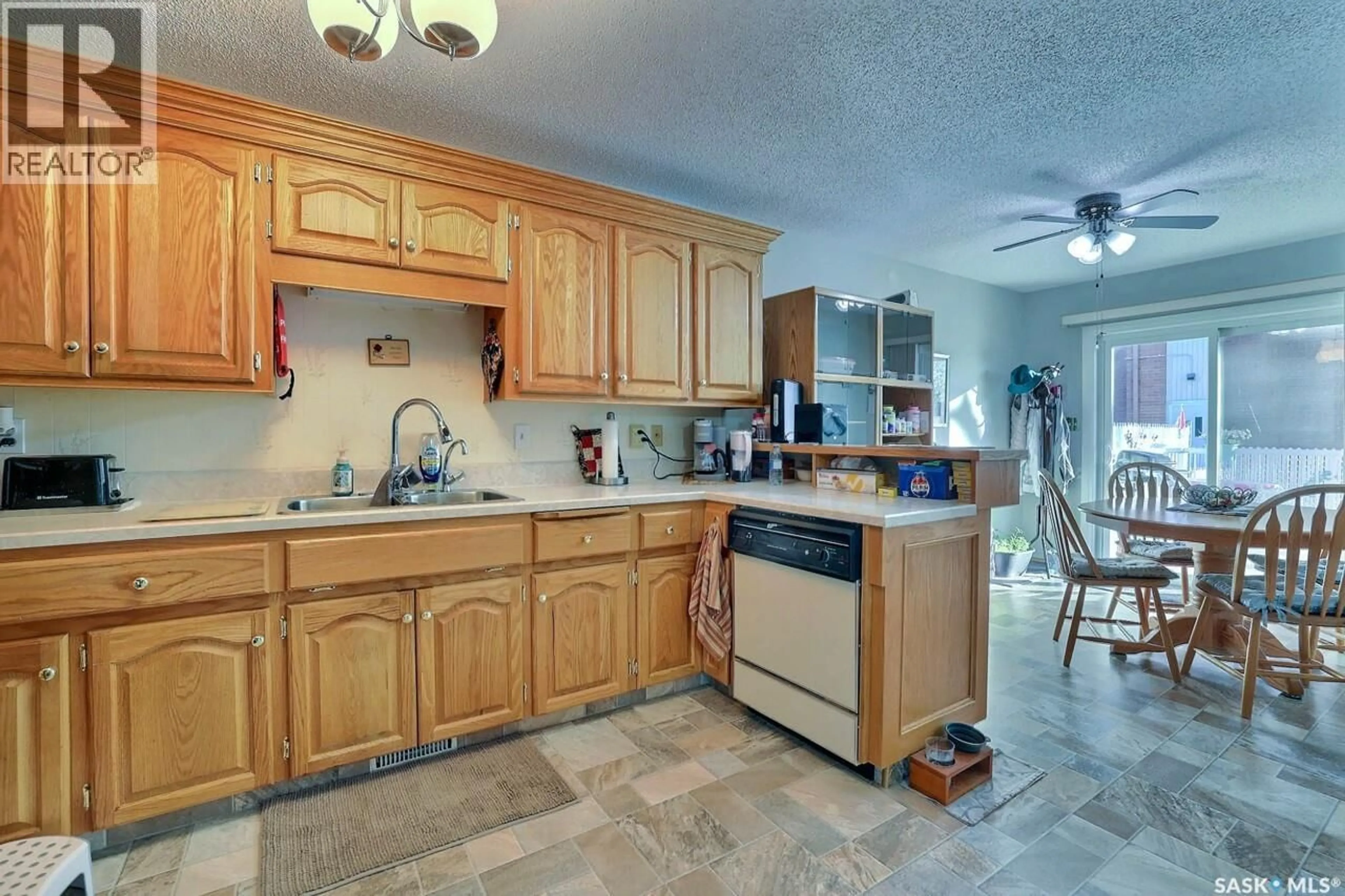 Unknown for 6308 ENGEL DRIVE, Regina Saskatchewan S4X4L2