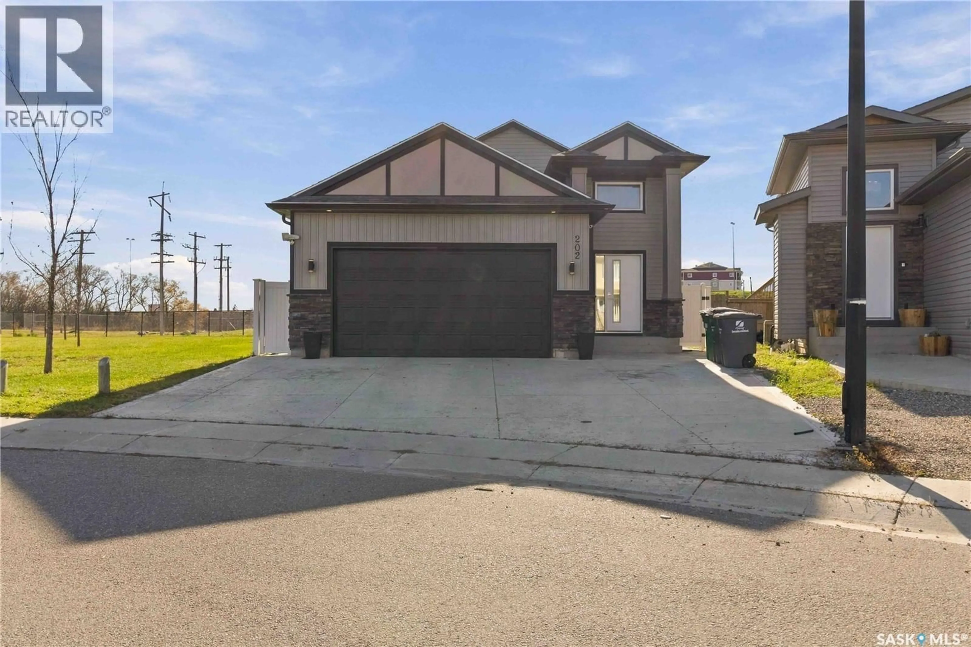 Indoor garage for 202 PALLISER COURT, Saskatoon Saskatchewan S7L4P9