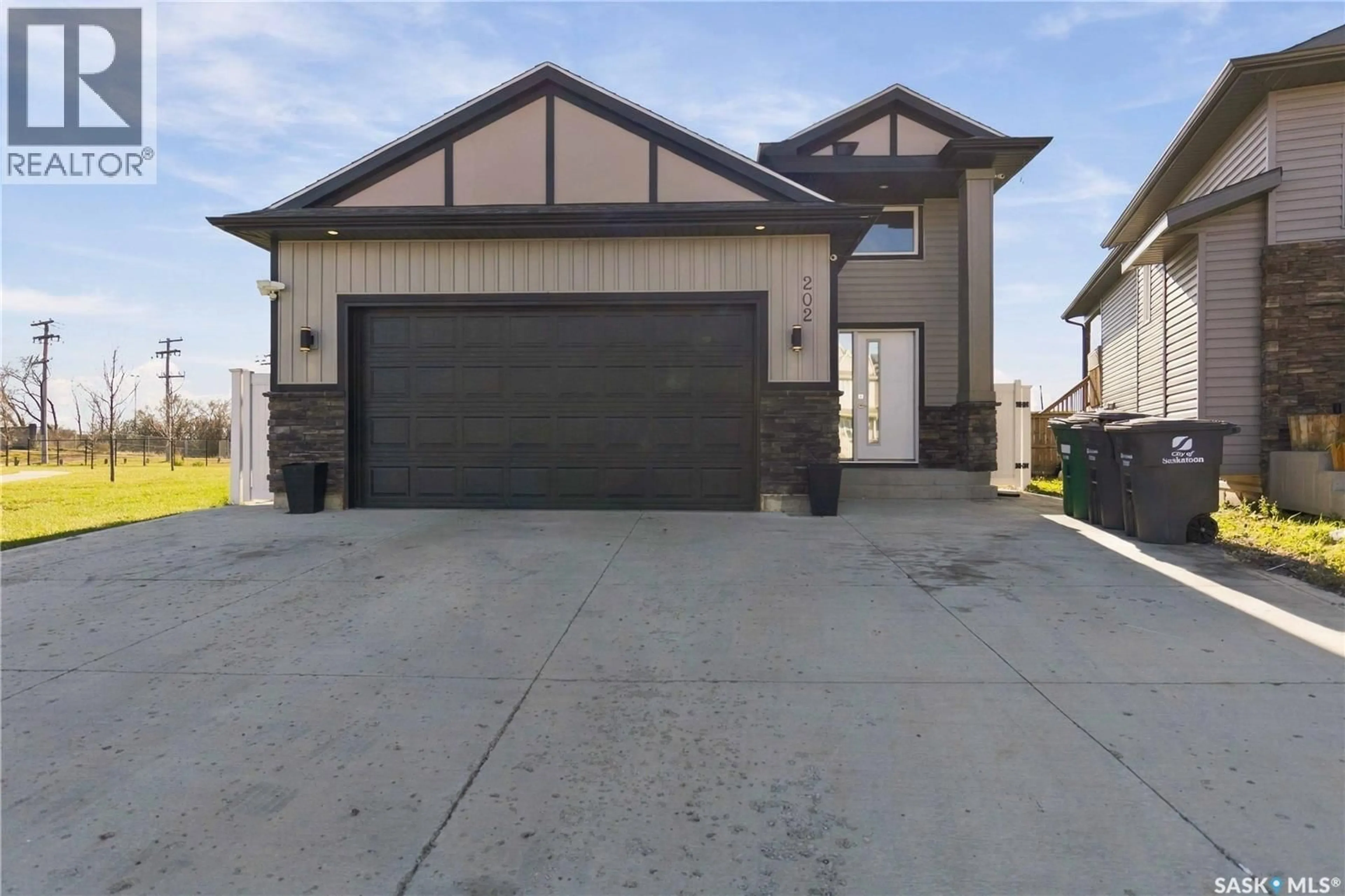 Indoor garage for 202 PALLISER COURT, Saskatoon Saskatchewan S7L4P9