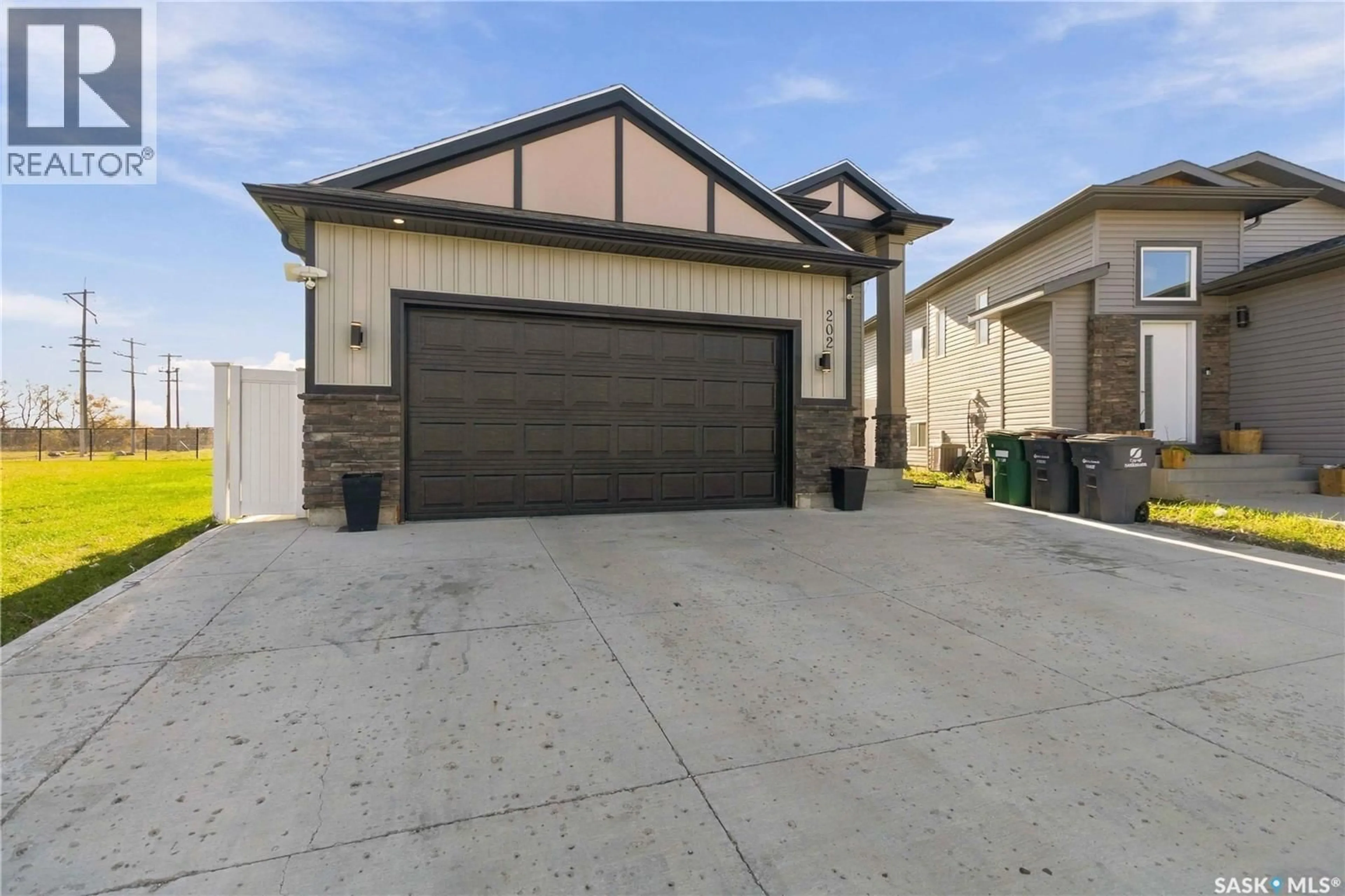 Indoor garage for 202 PALLISER COURT, Saskatoon Saskatchewan S7L4P9