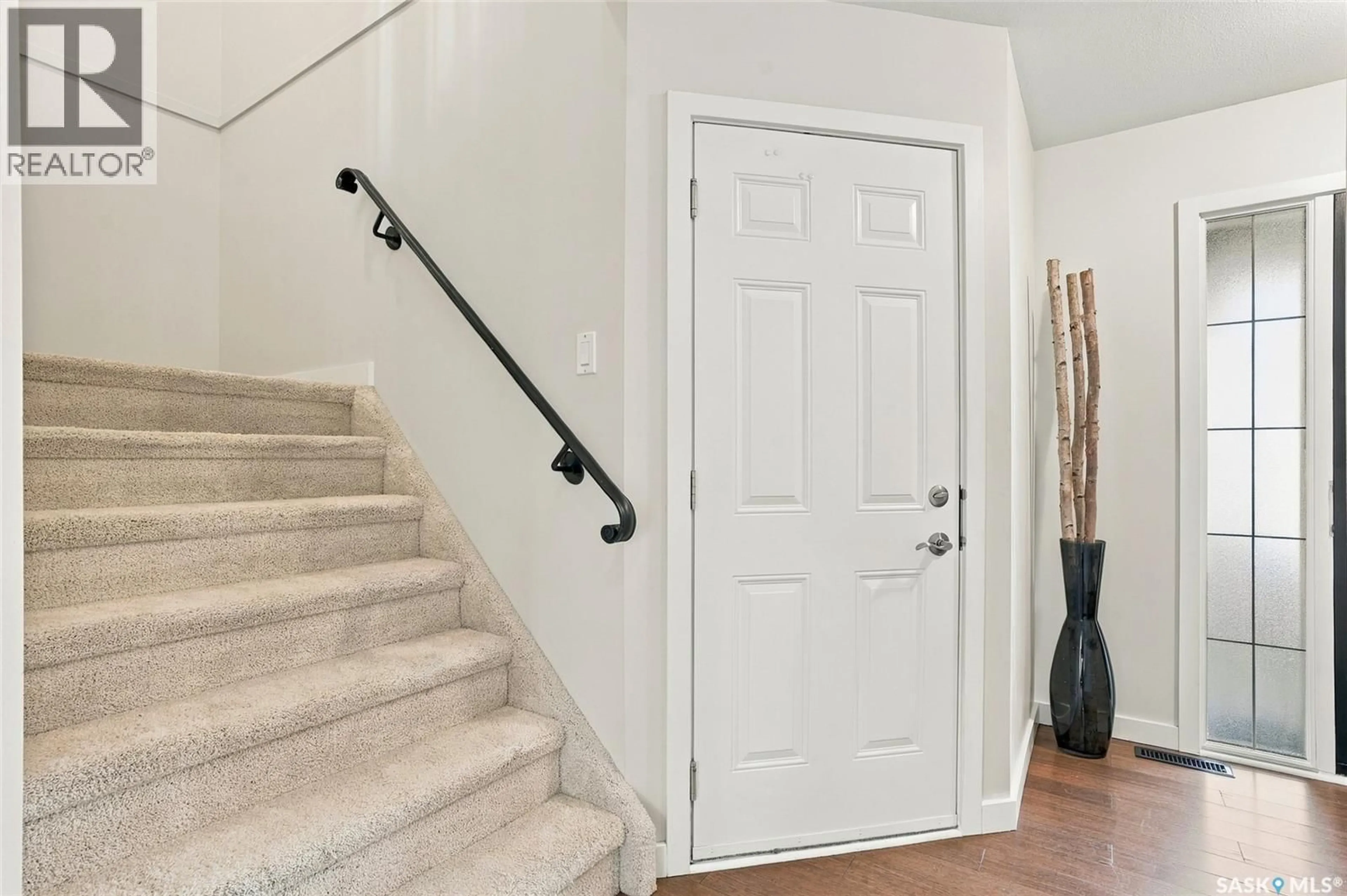 Indoor entryway for 302 410 HUNTER ROAD, Saskatoon Saskatchewan S7T0L5