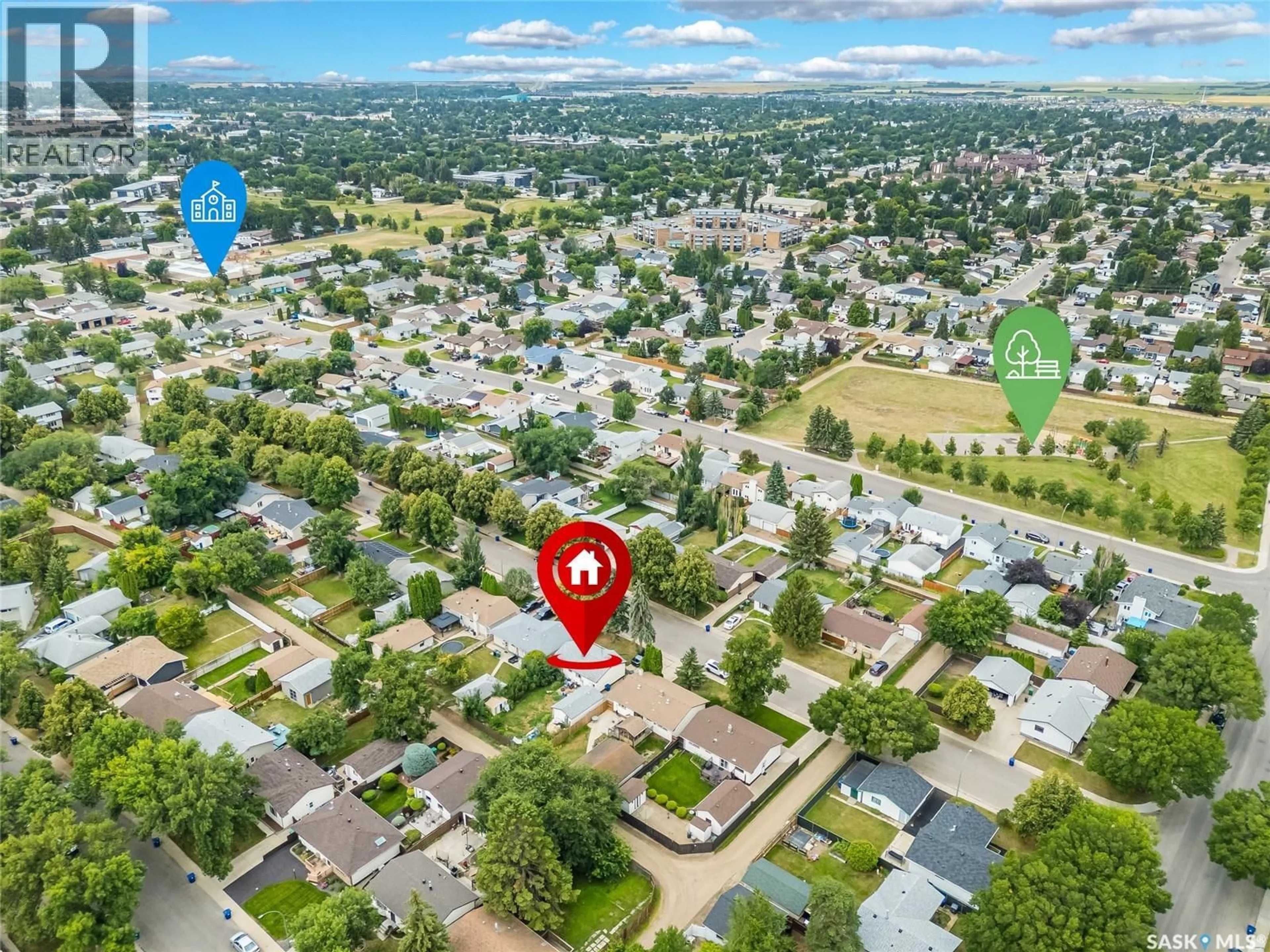 A pic from outside/outdoor area/front of a property/back of a property/a pic from drone, street for 102 BENCE CRESCENT, Saskatoon Saskatchewan S7L4J1