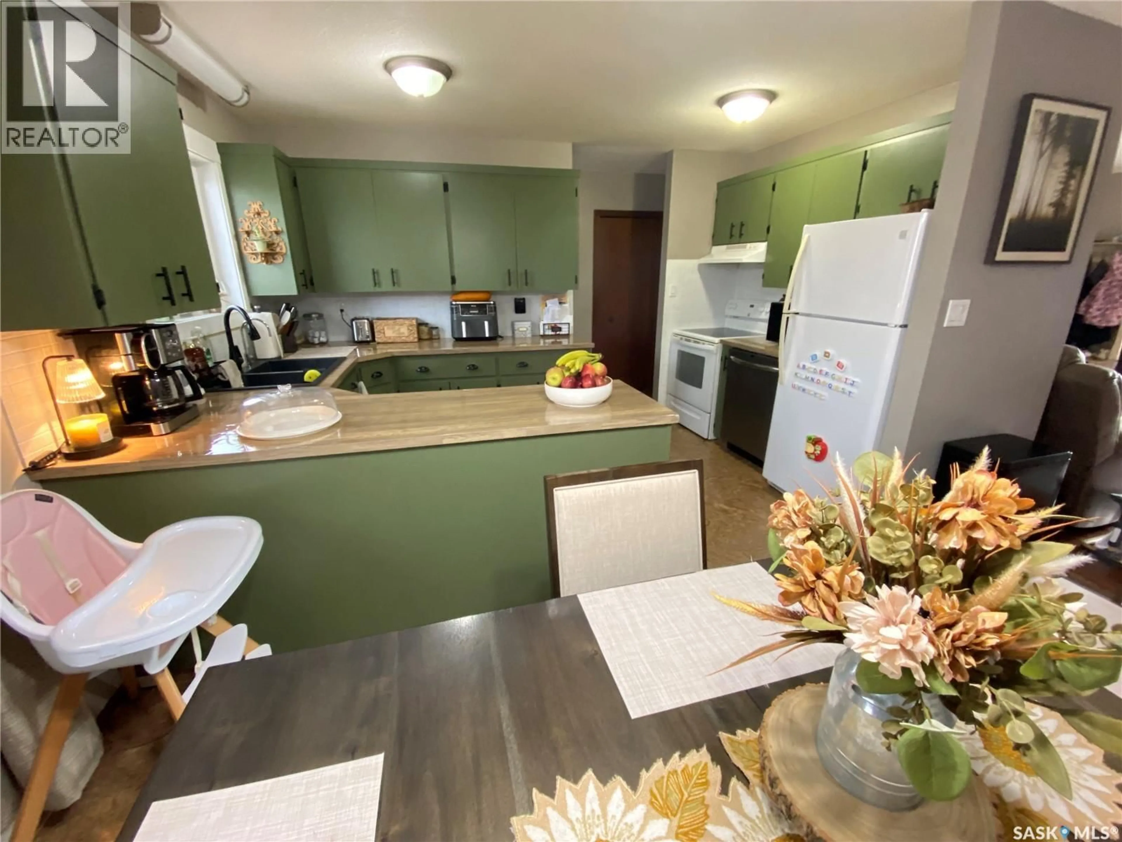 Standard kitchen, unknown for 78 CLAREWOOD CRESCENT, Yorkton Saskatchewan S3N2V2