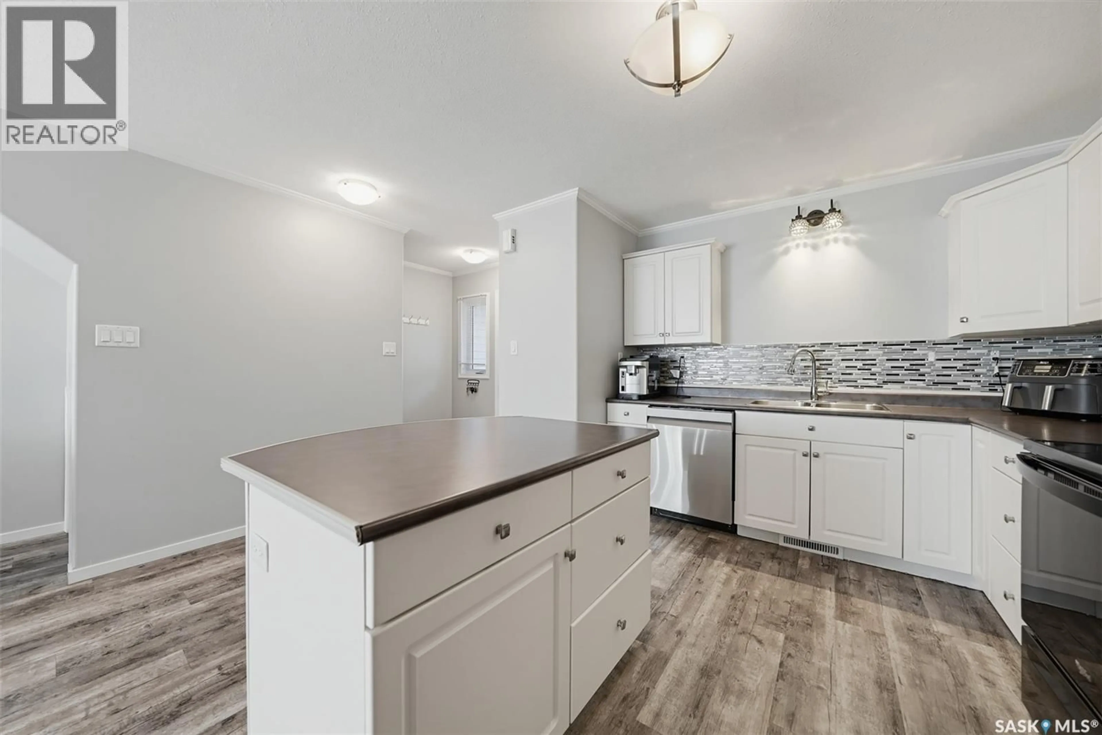 Open concept kitchen, unknown for 904 715 HART ROAD, Saskatoon Saskatchewan S7M3Y8