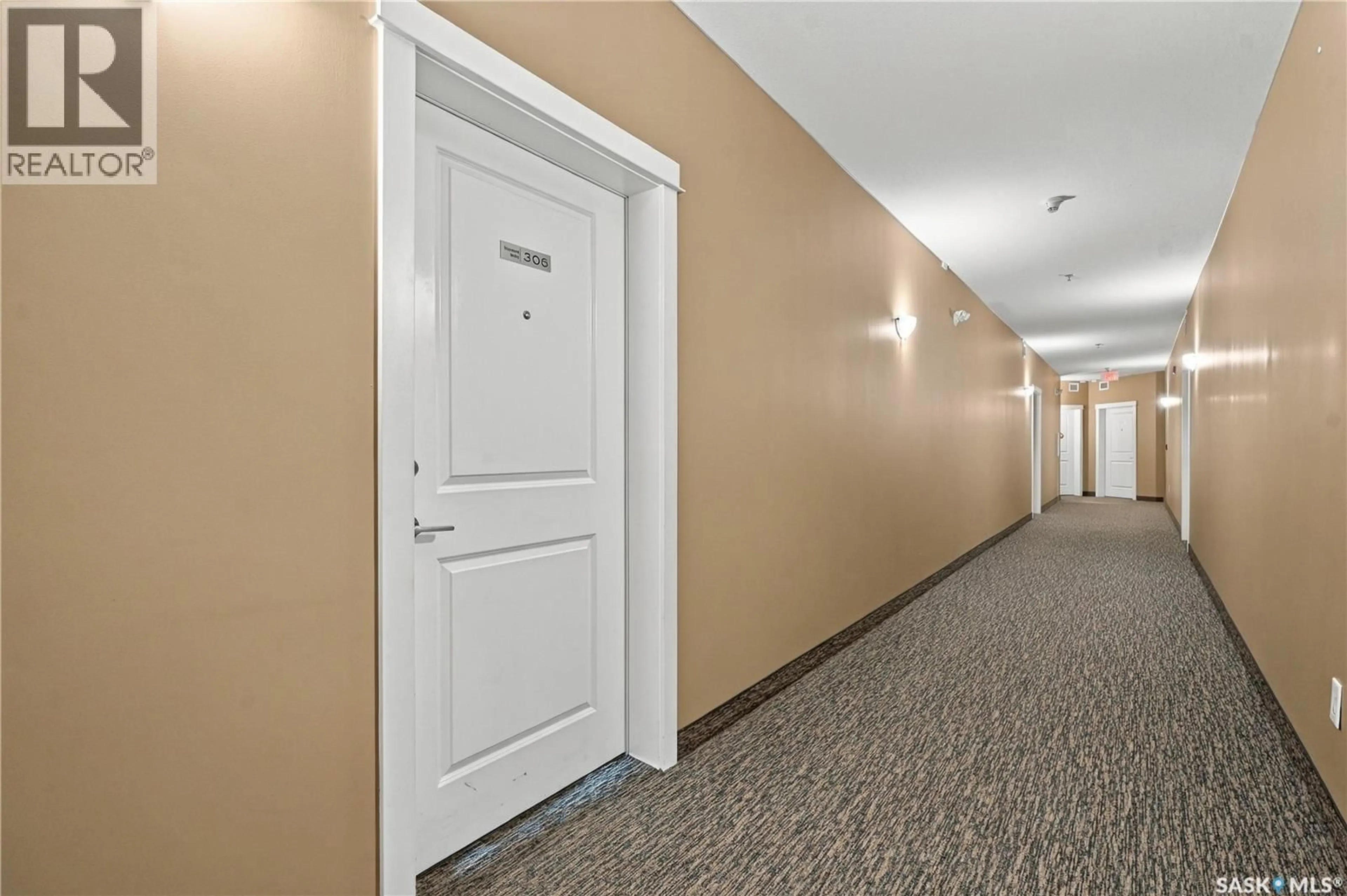 Indoor foyer for 306 - 706 HART ROAD, Saskatoon Saskatchewan S7M4L5