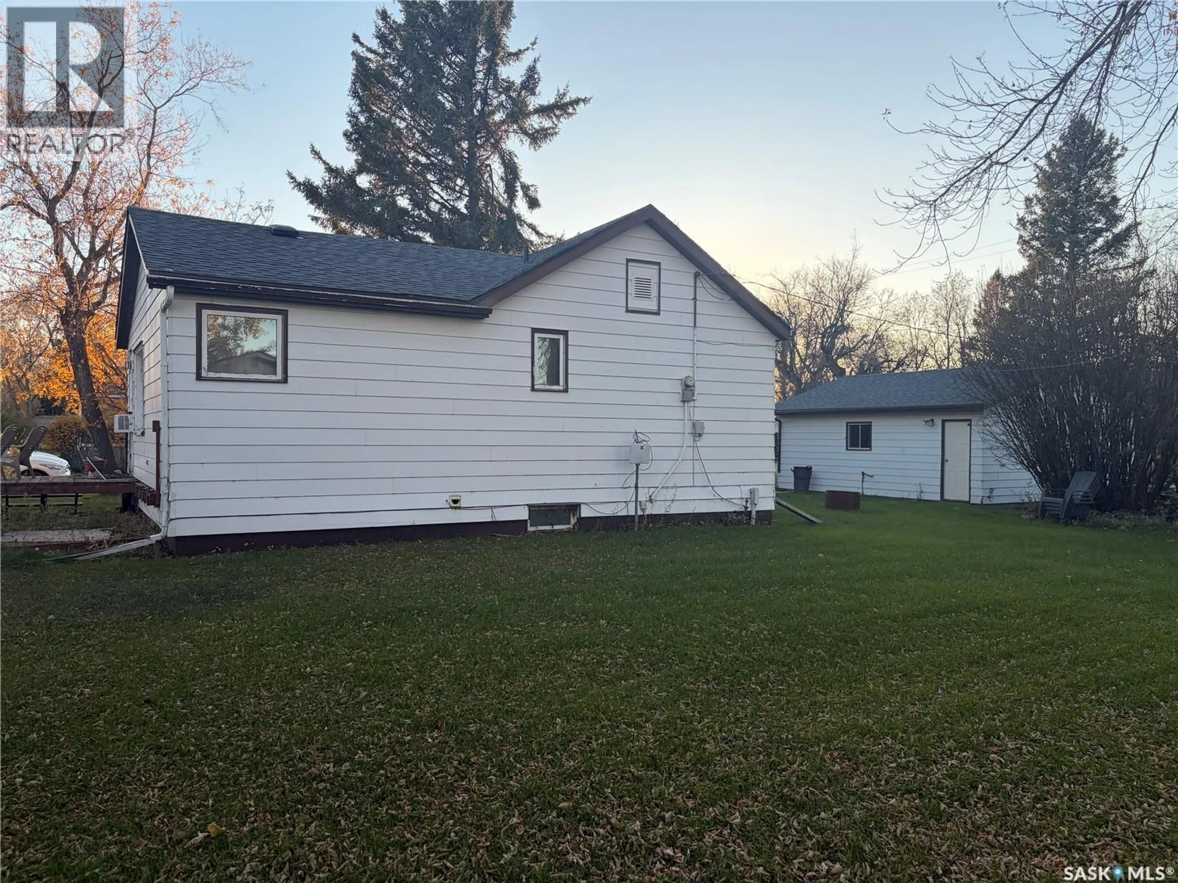 A pic from outside/outdoor area/front of a property/back of a property/a pic from drone, building for 215 INDAL STREET, Elfros Saskatchewan S0A0V0