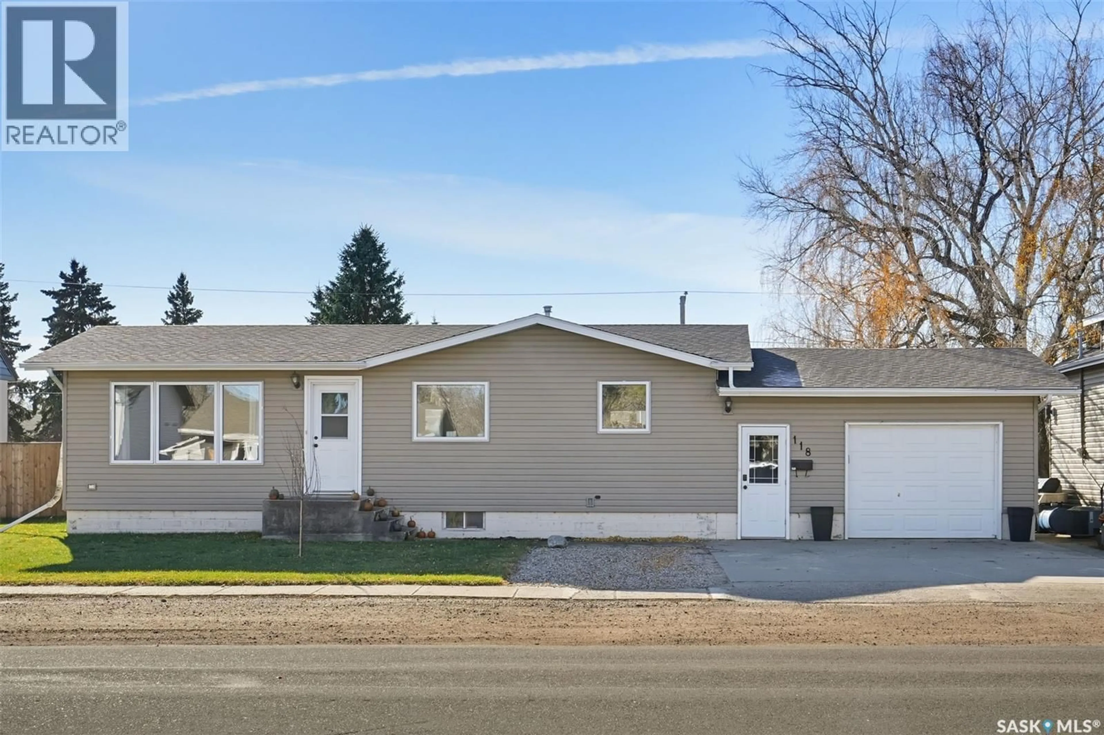 Home with vinyl exterior material, street for 118 5TH STREET, Hague Saskatchewan S0K1X0