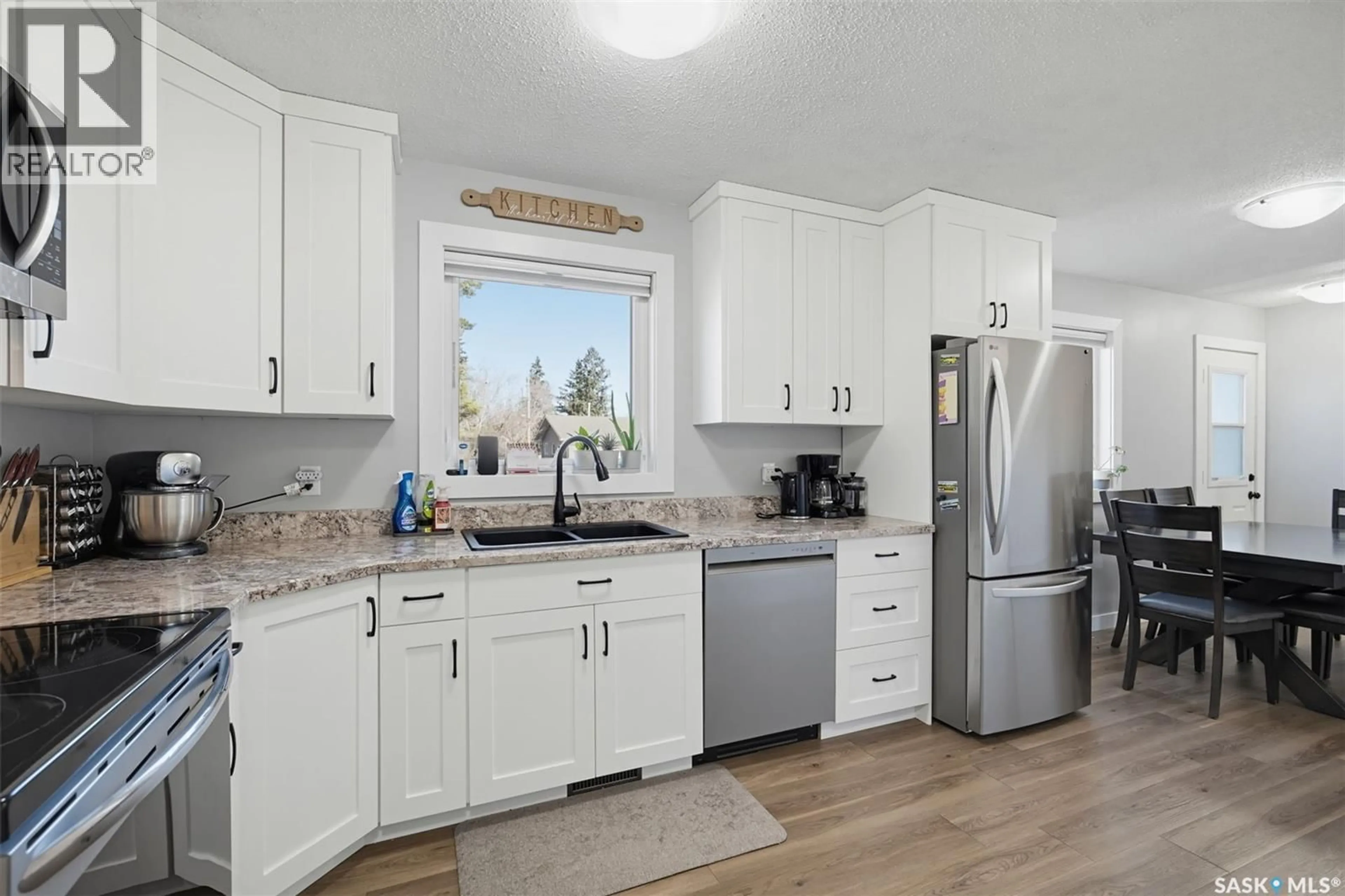 Open concept kitchen, unknown for 118 5TH STREET, Hague Saskatchewan S0K1X0