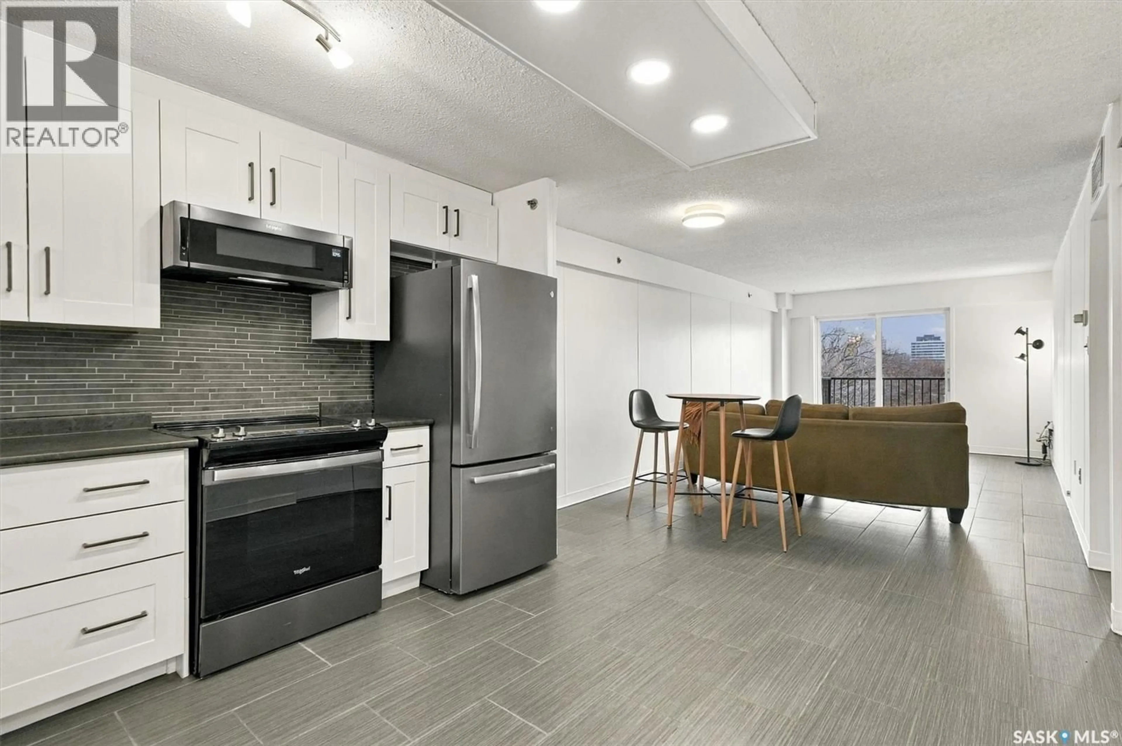 Open concept kitchen, ceramic/tile floor for N - 502 537 4TH AVENUE, Saskatoon Saskatchewan S7K2M6