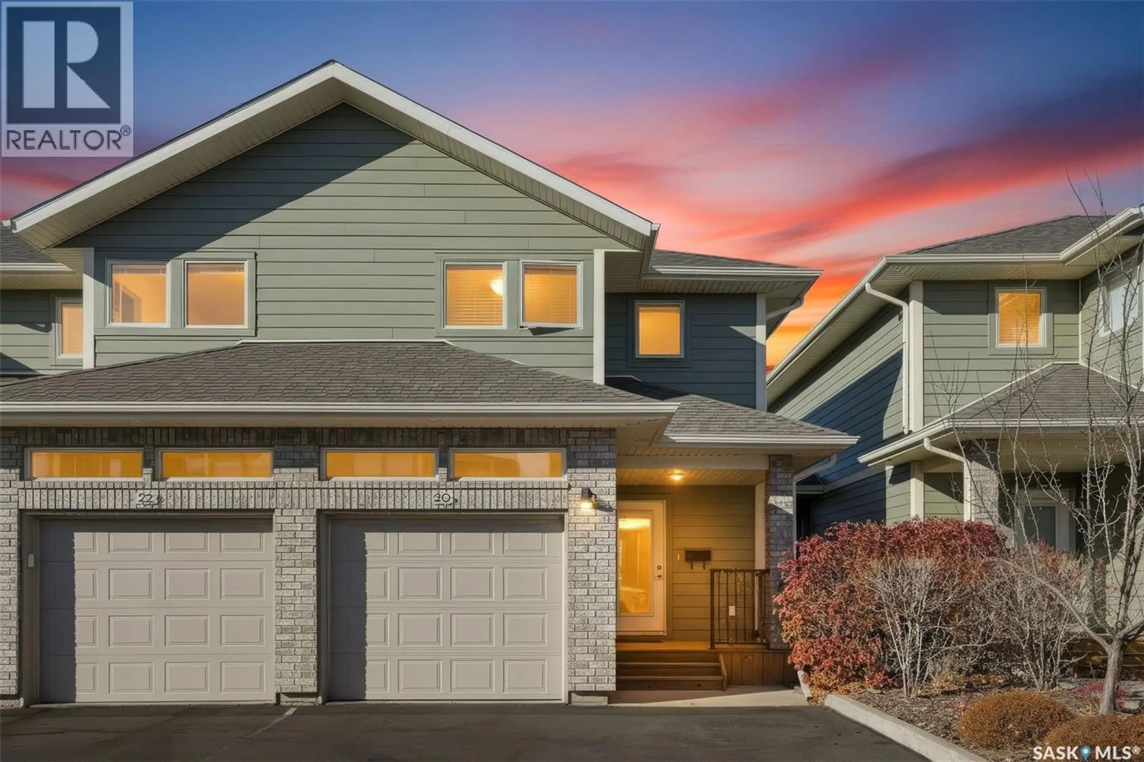 Home with vinyl exterior material, street for 20 1550 PATON CRESCENT, Saskatoon Saskatchewan S7W0T8
