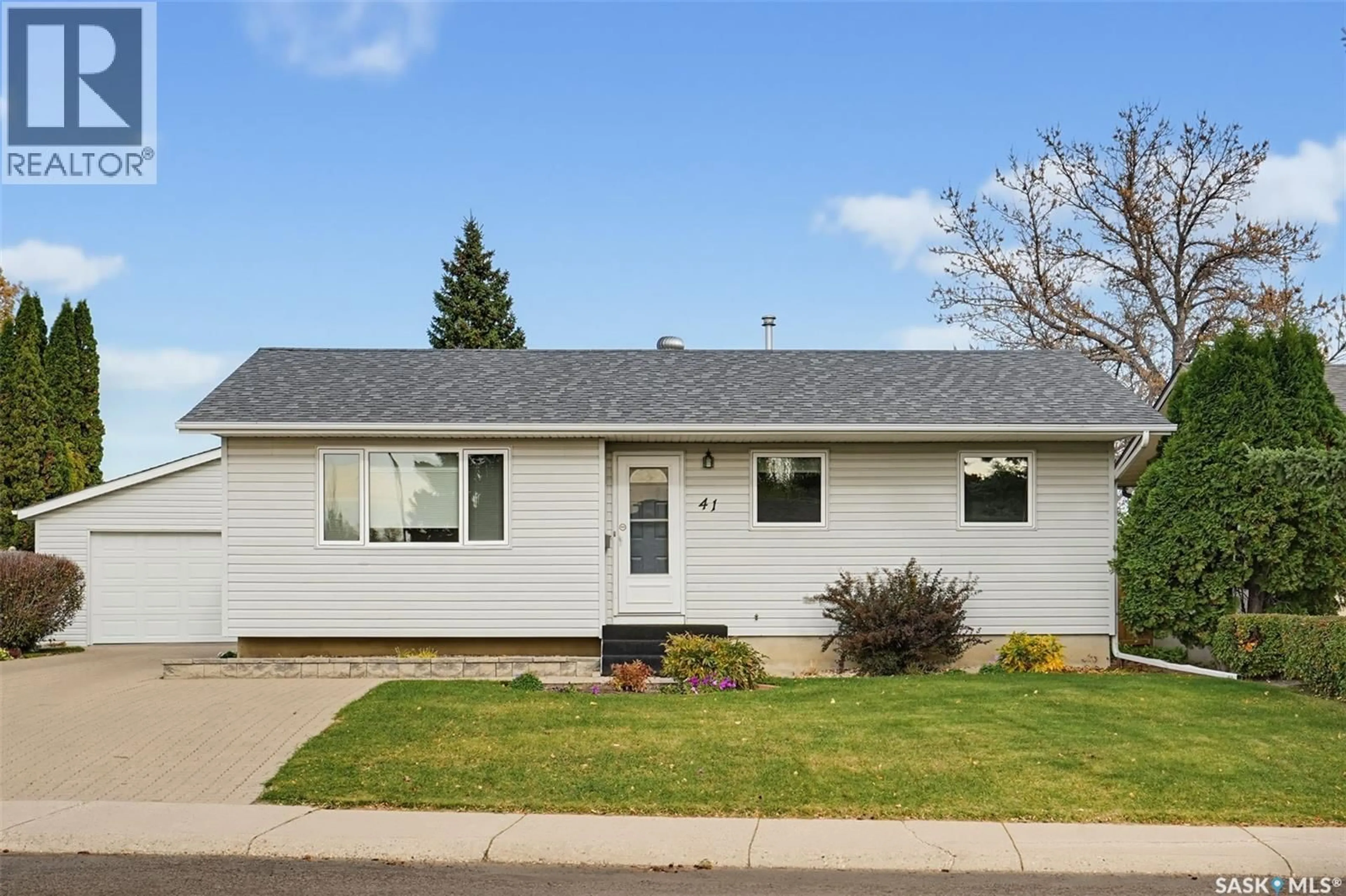 Home with vinyl exterior material, street for 41 ARNASON CRESCENT, Saskatoon Saskatchewan S7H4M7