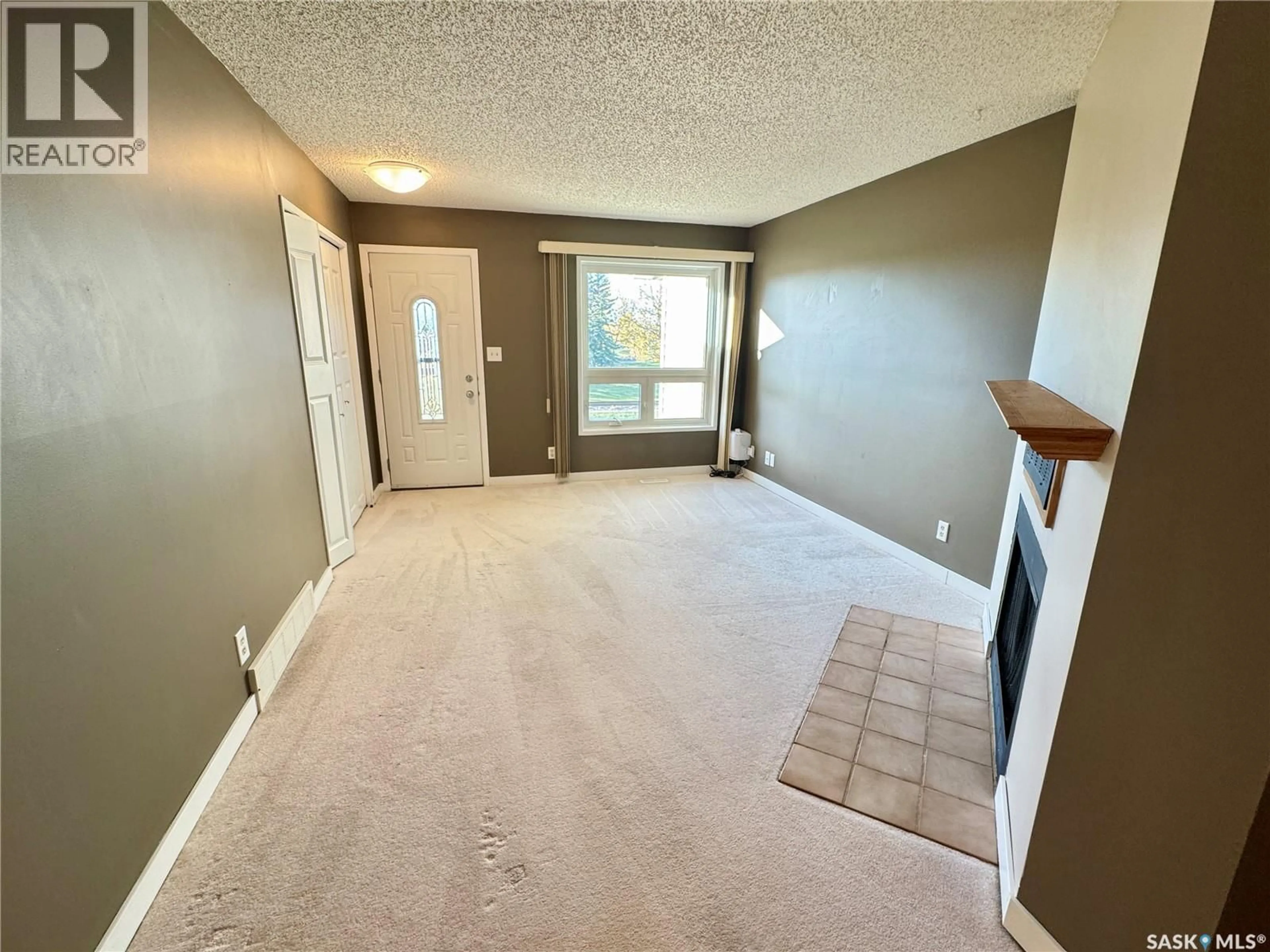 A pic of a room for 216 CEDAR MEADOW DRIVE, Regina Saskatchewan S4X3J6