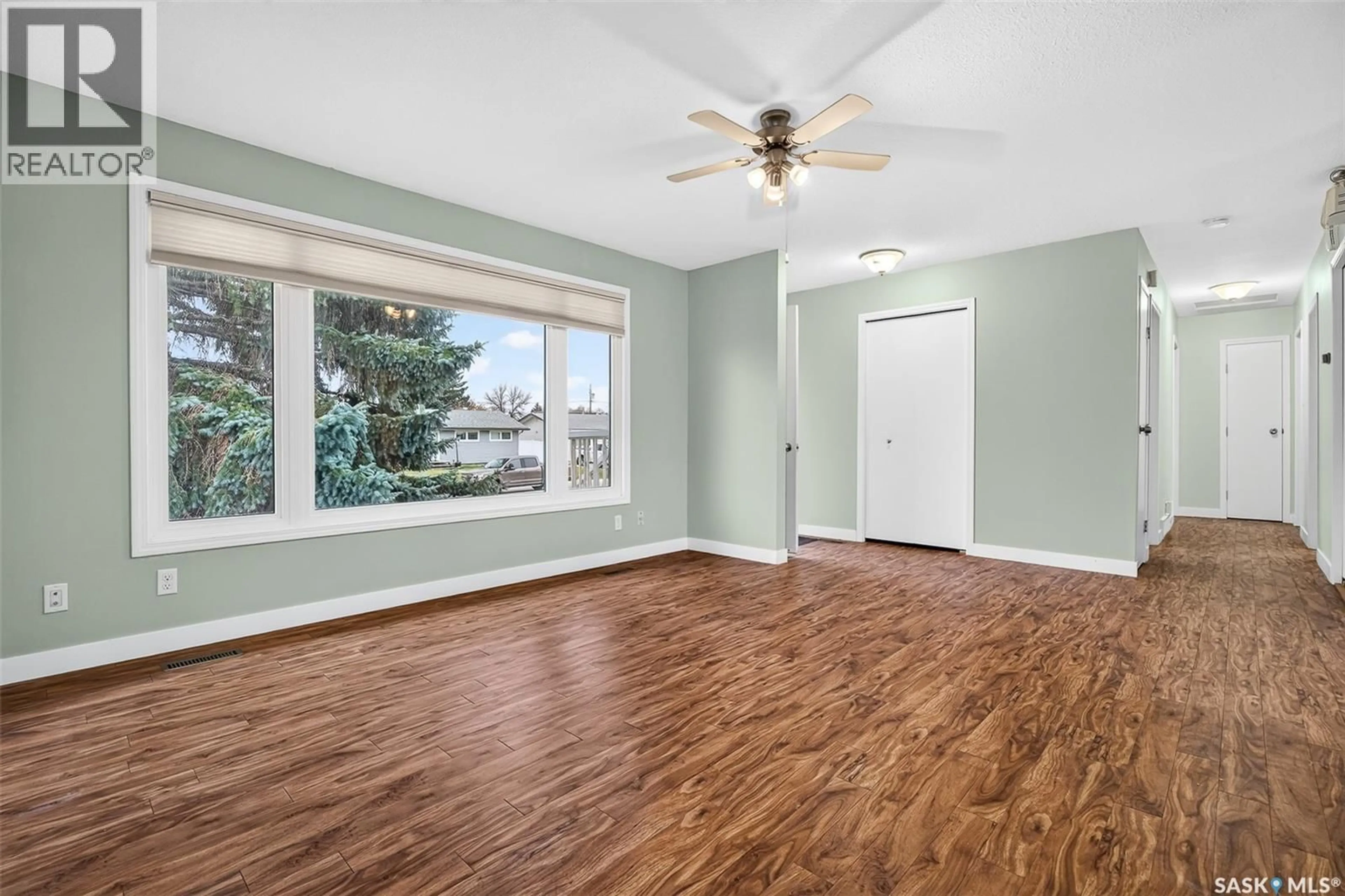 A pic of a room for 1402 HASTINGS STREET, Moose Jaw Saskatchewan S6H6W3